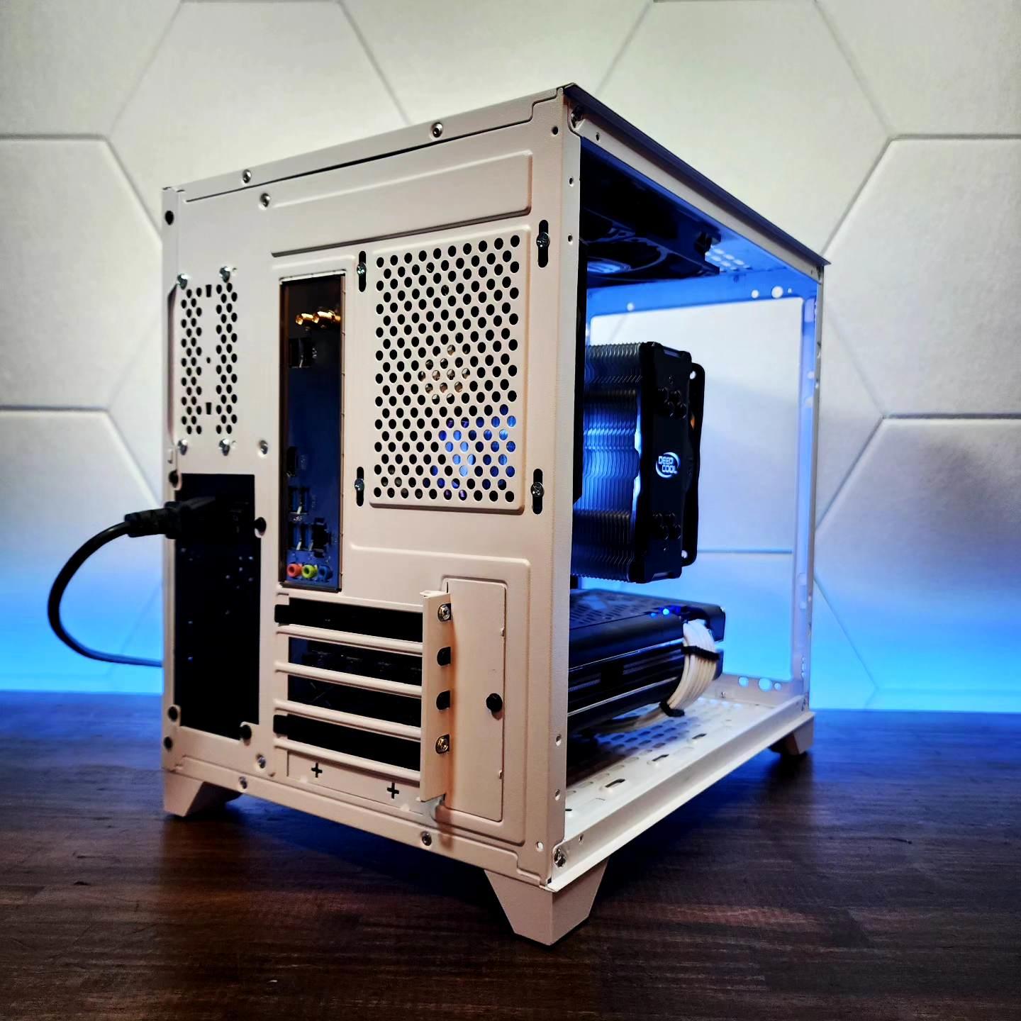💙🤍 RX 5700XT // Ryzen 5 5600 // 16GB 3600MHz // 1TB NVMe Gen 3