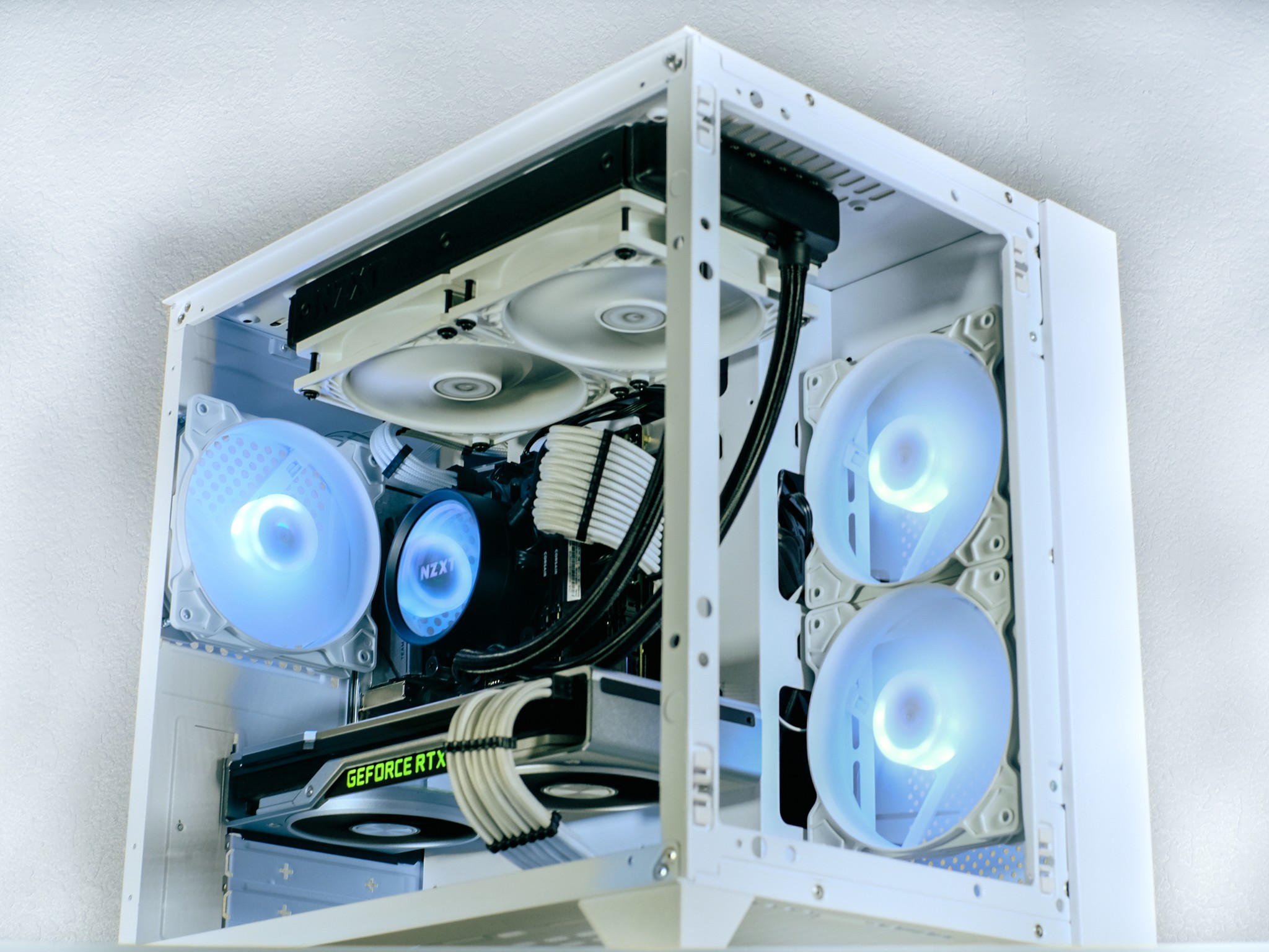 ☾ Luna ☽ | Intel Core i7-9700K | Nvidia RTX 2070 Super | Corsair Vengeance LPX 16 GB