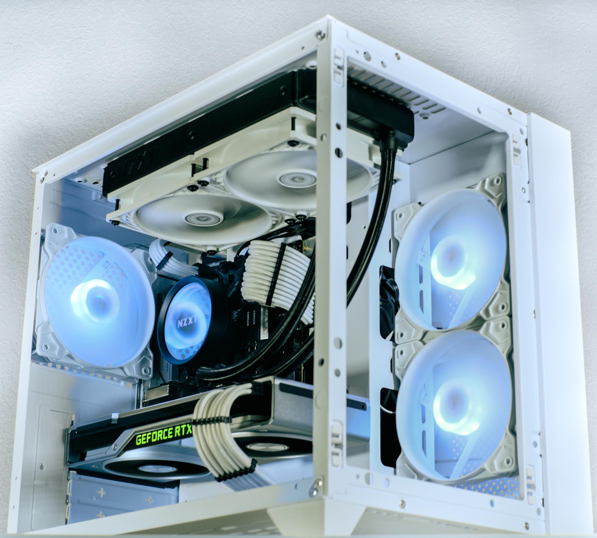 ☾ Luna ☽ | Intel Core i7-9700K | Nvidia RTX 2070 Super | Corsair Vengeance LPX 16 GB