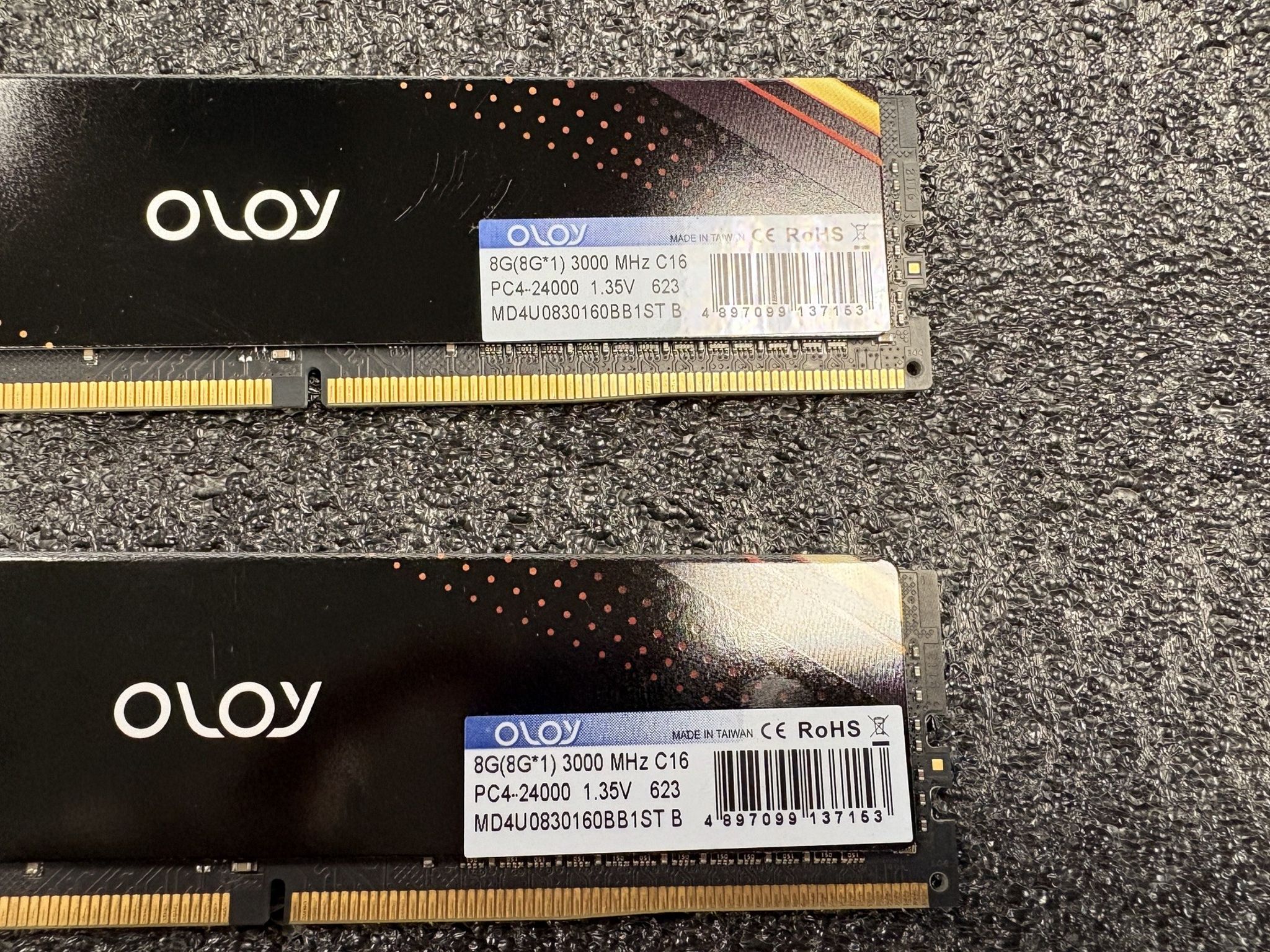 OLOy 16GB (2x8GB) DDR4 3000MHz ND4U0830160BB1ST - Desktop Memory