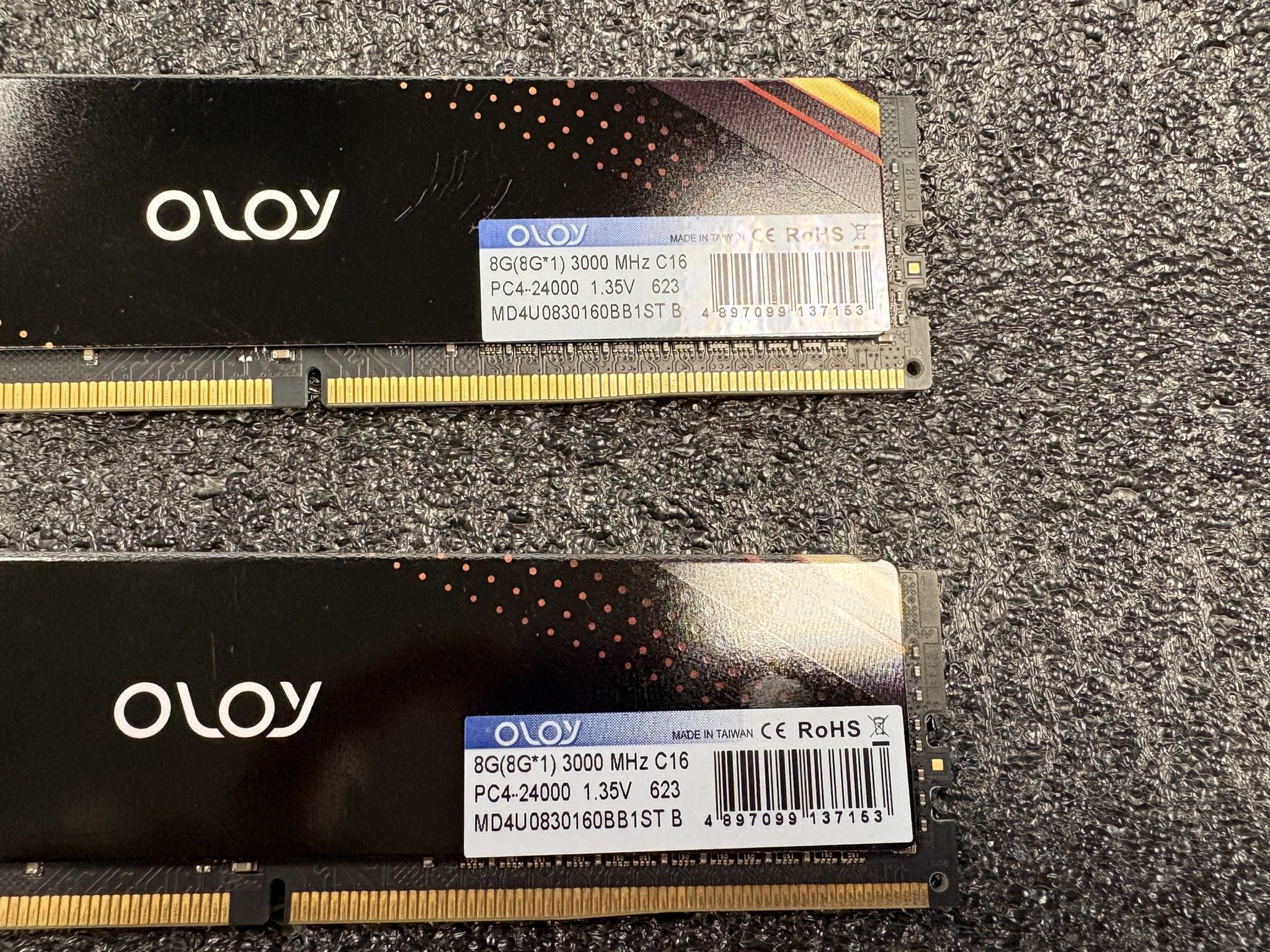 OLOy 16GB (2x8GB) DDR4 3000MHz ND4U0830160BB1ST - Desktop Memory