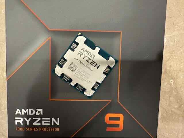 AMD Ryzen 9 7950x Processor (16 Core, 32 Thread, 5.7 GHz, AM5)