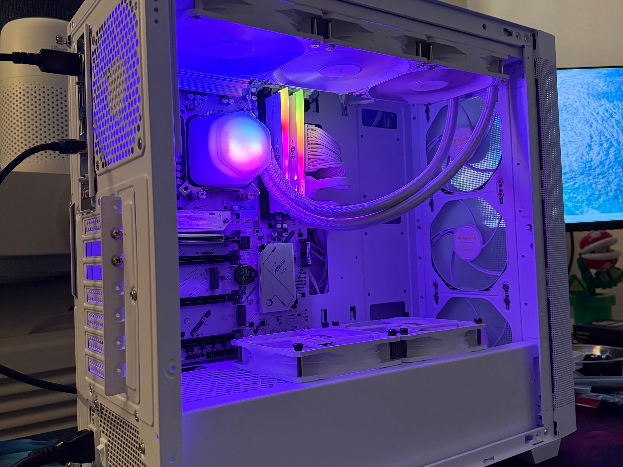 🧊❄️ All White AM5 APU gaming build! Ryzen 5 8600G | 32GB DDR5 | 1TB NVME SSD ❄️🧊   **NO GPU**
