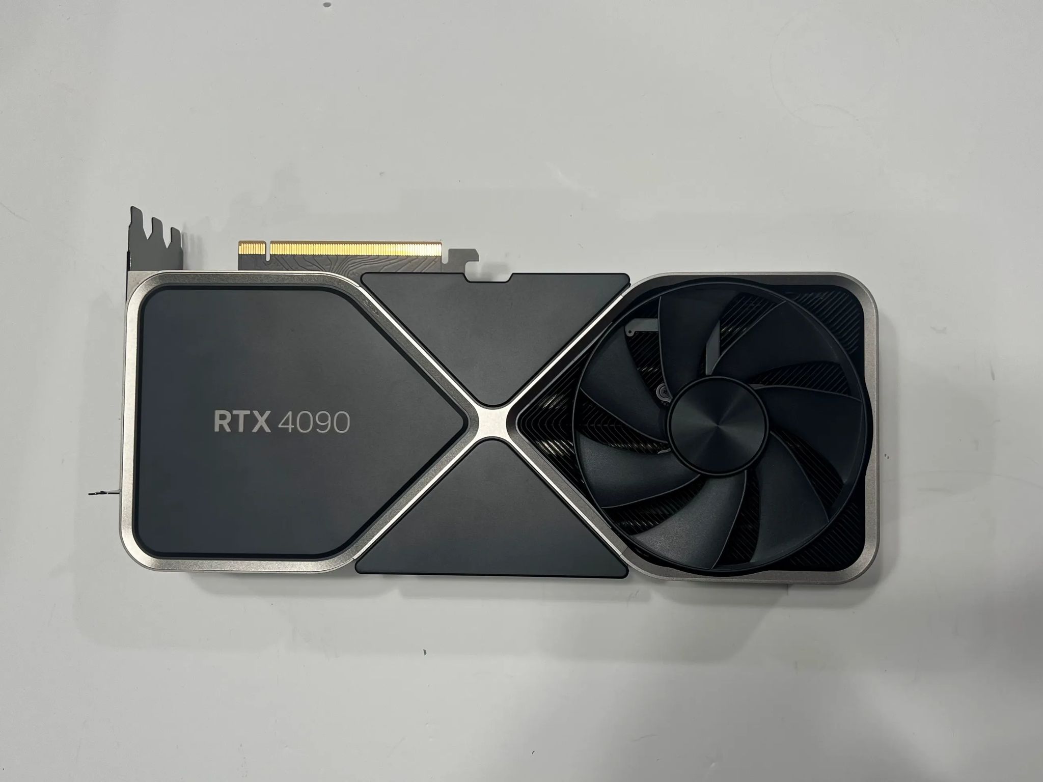 NVIDIA RTX 4090 FOUNDERS 24GB