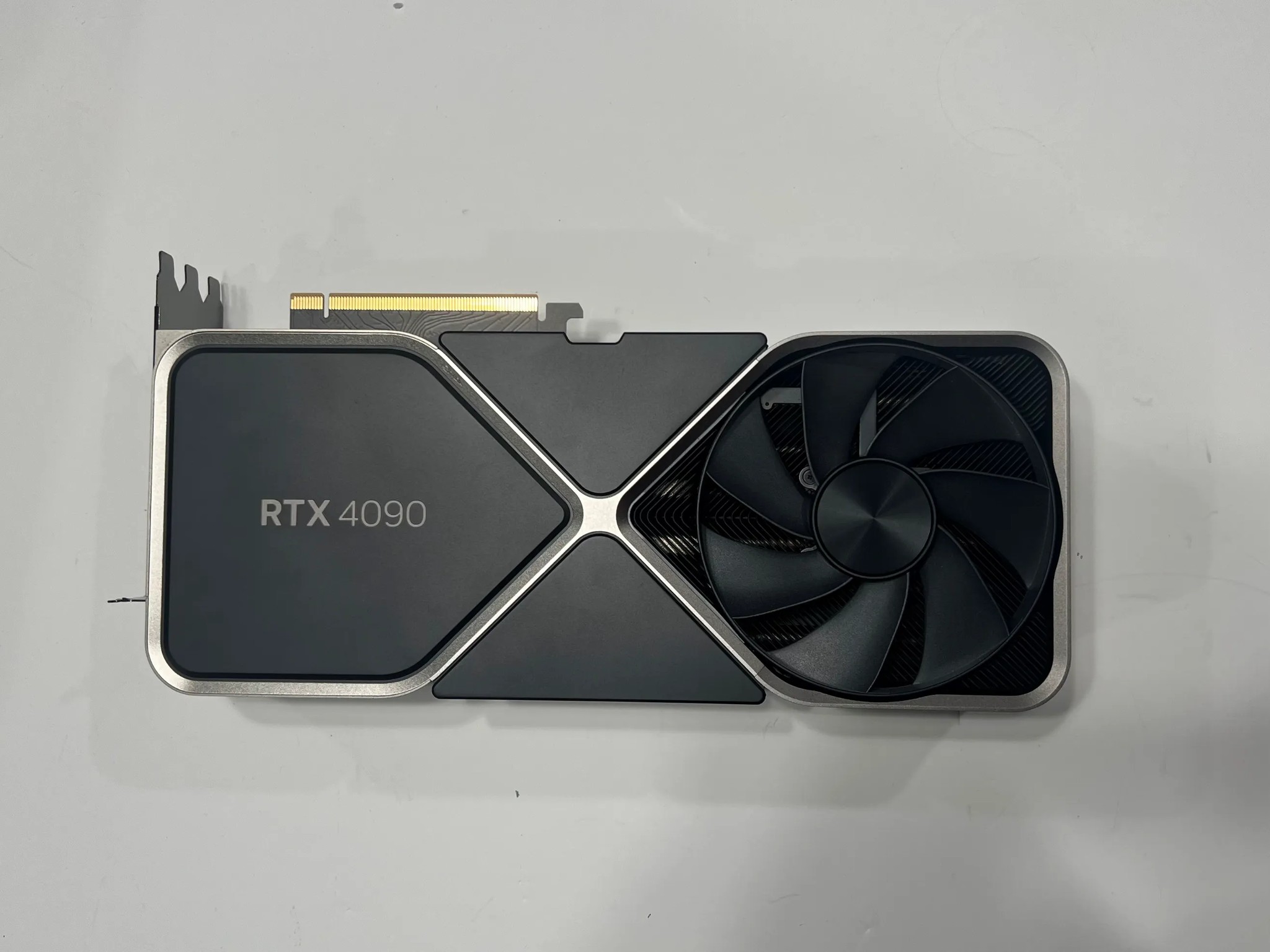 NVIDIA RTX 4090 FOUNDERS 24GB