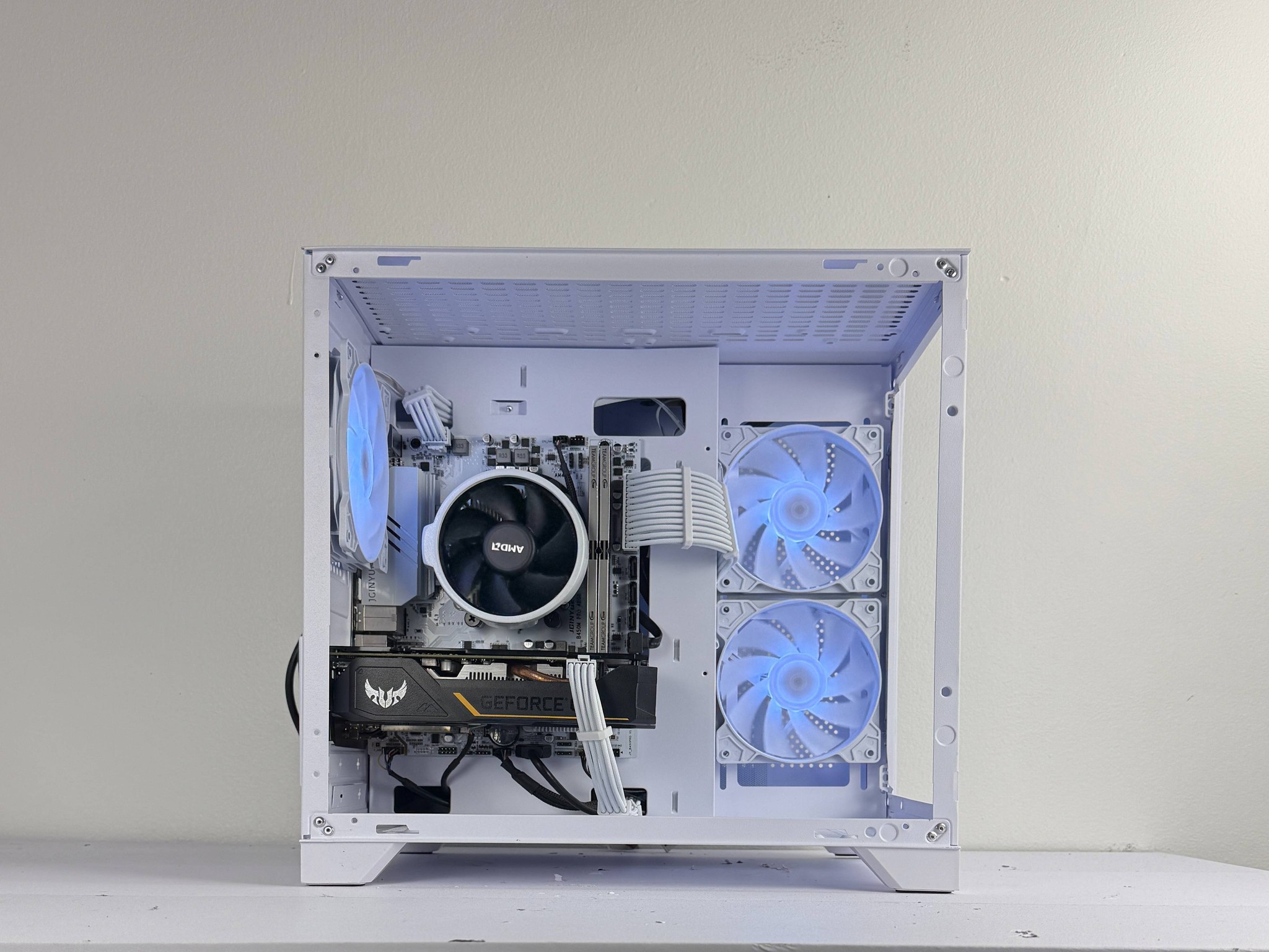 ❄️Icebound❄️ | 1080p Gaming PC | Ryzen 5 2600 | Asus GTX 1660 Super | 16GB DDR4 3200MHz