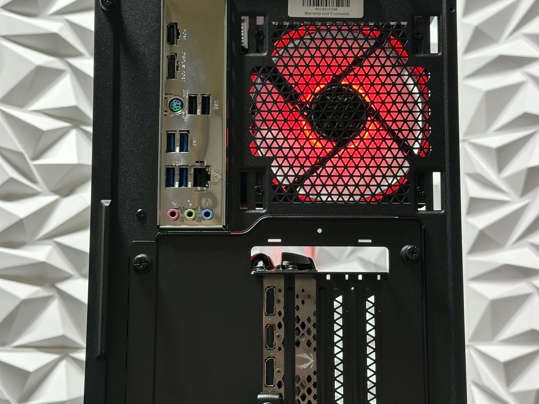 RTX 4060 / Ryzen 5 5500 / 16GB 3600MHz Ram / 512GB SSD / B550 / 600w / windows 11