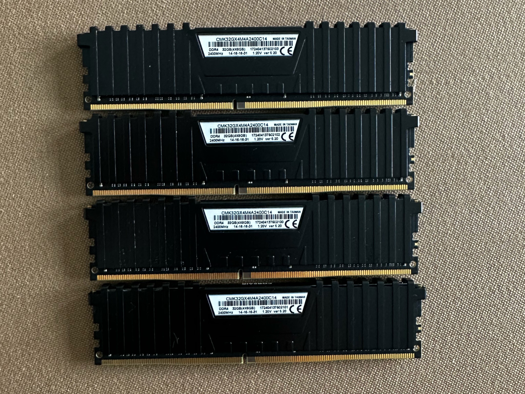 Corsair Vengeance LPX DDR4 RAM 32GB (4x8GB) 2400MHz (works)