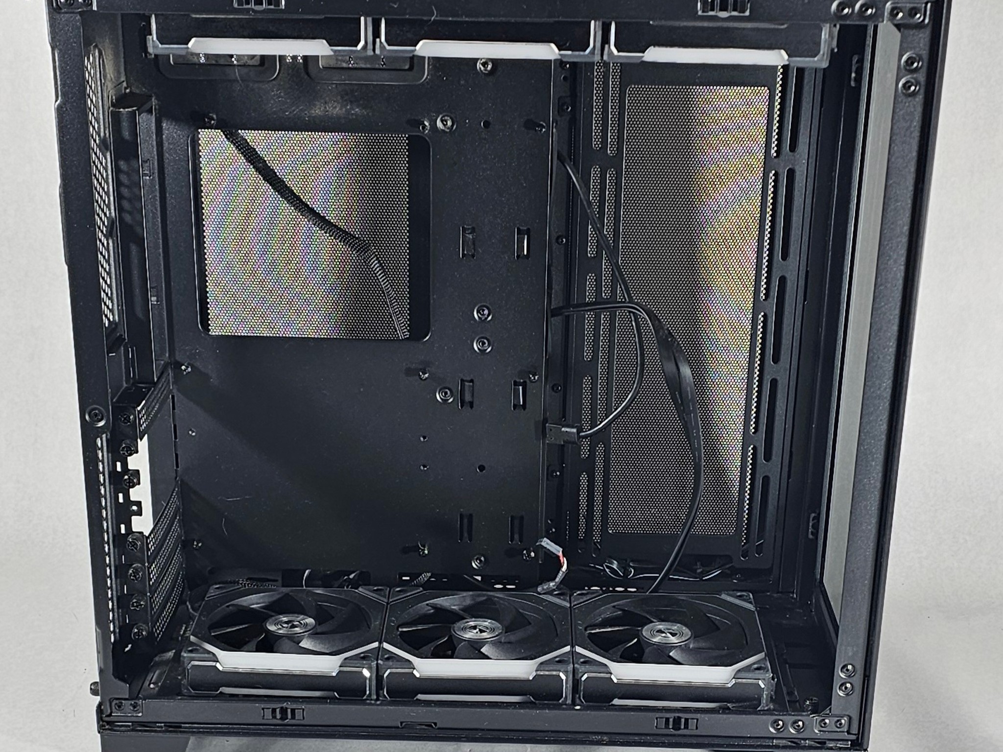 Lian Li PC Case 489 w\ Tempered Glass and 6 RGB Fans