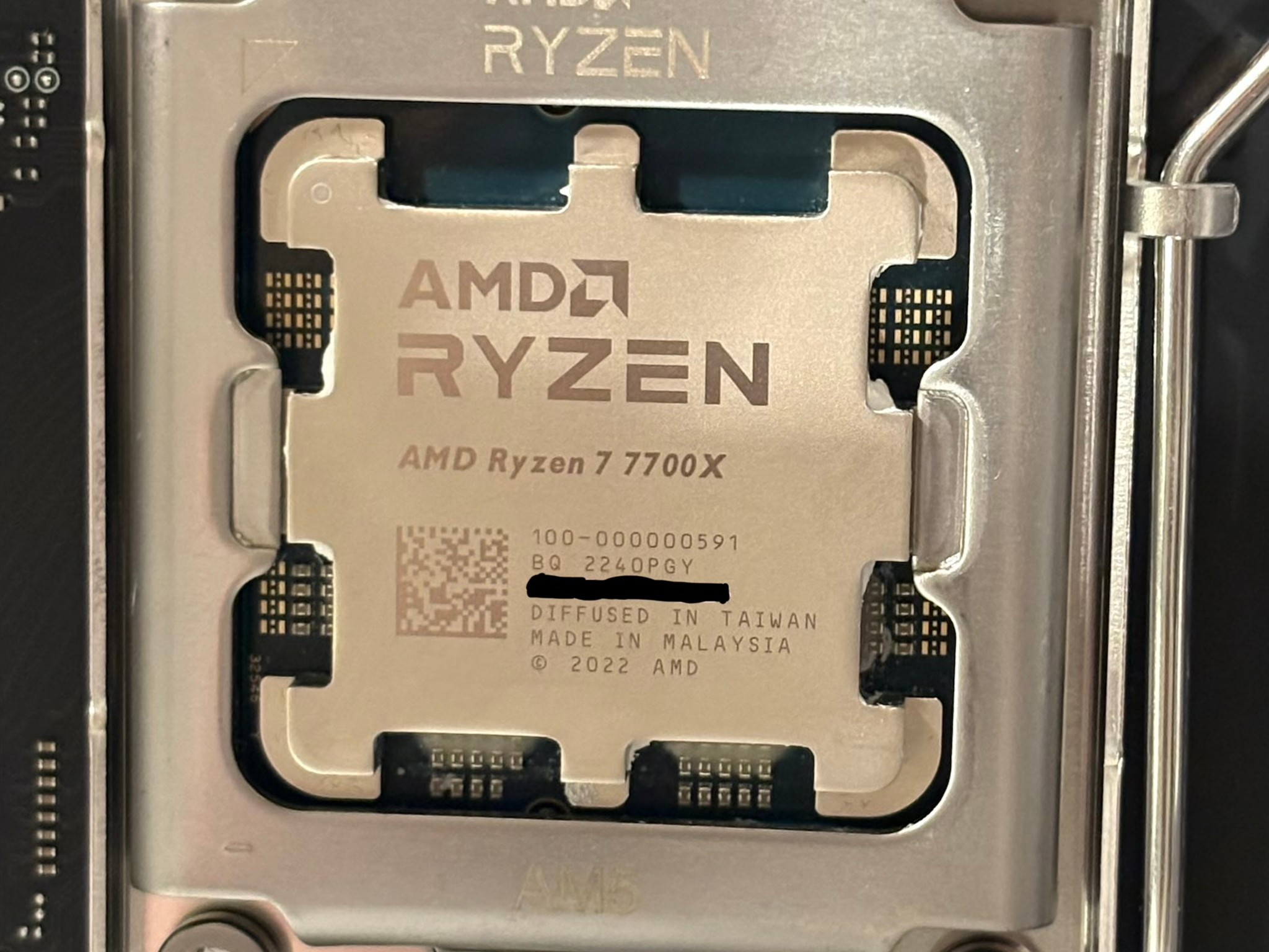 AMD Ryzen 7 7700X