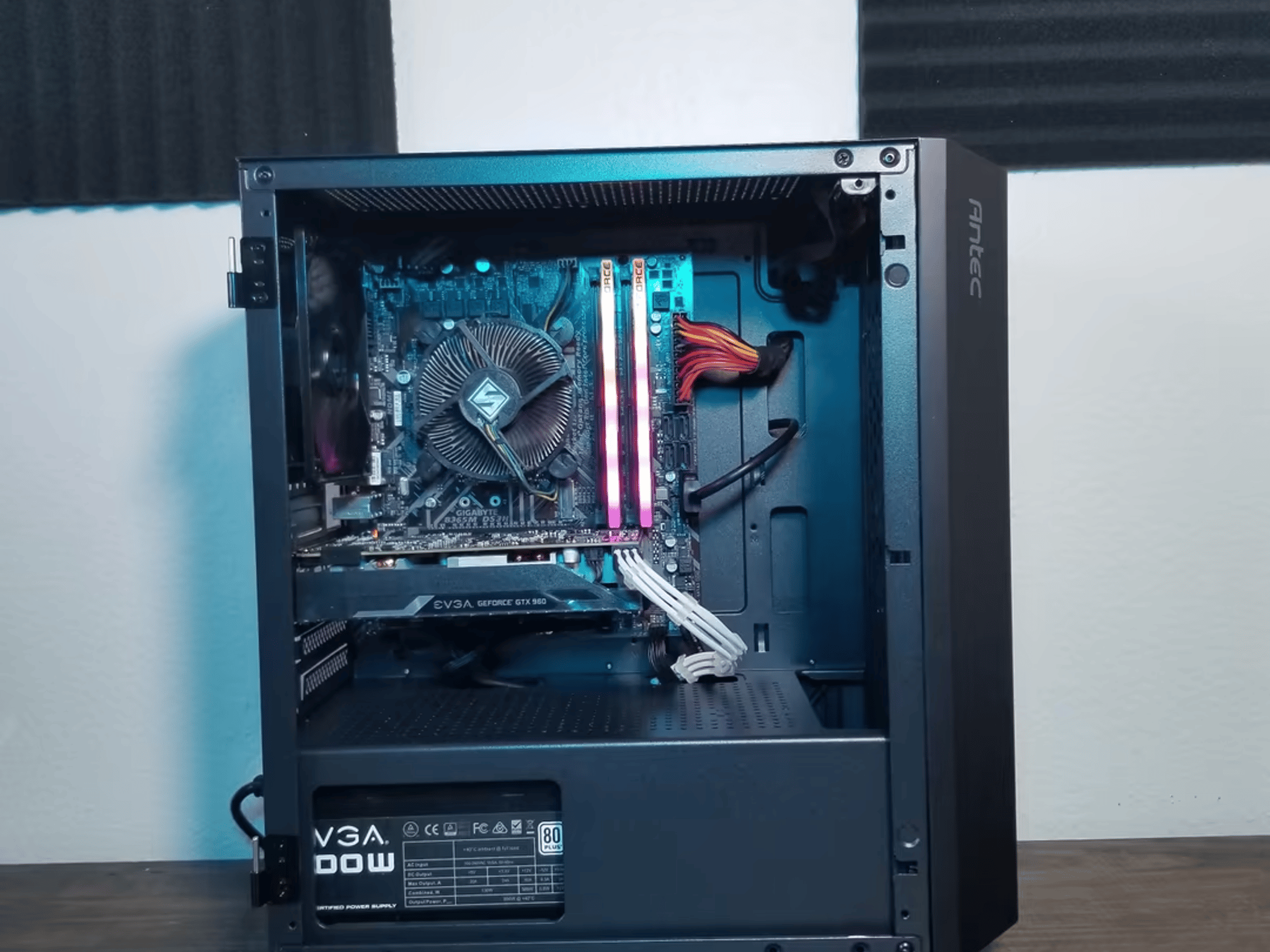 Intel core i3 9100F // EVGA GeForce GTX 960