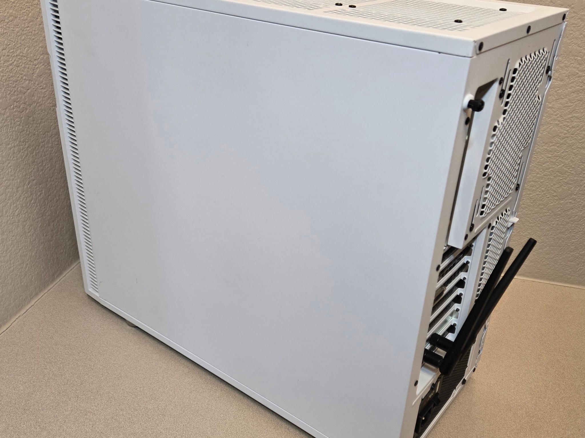 Custom White Gaming Rig | Intel i7-7700K + NVIDIA EVGA GTX 1080 SC – Built to Dominate