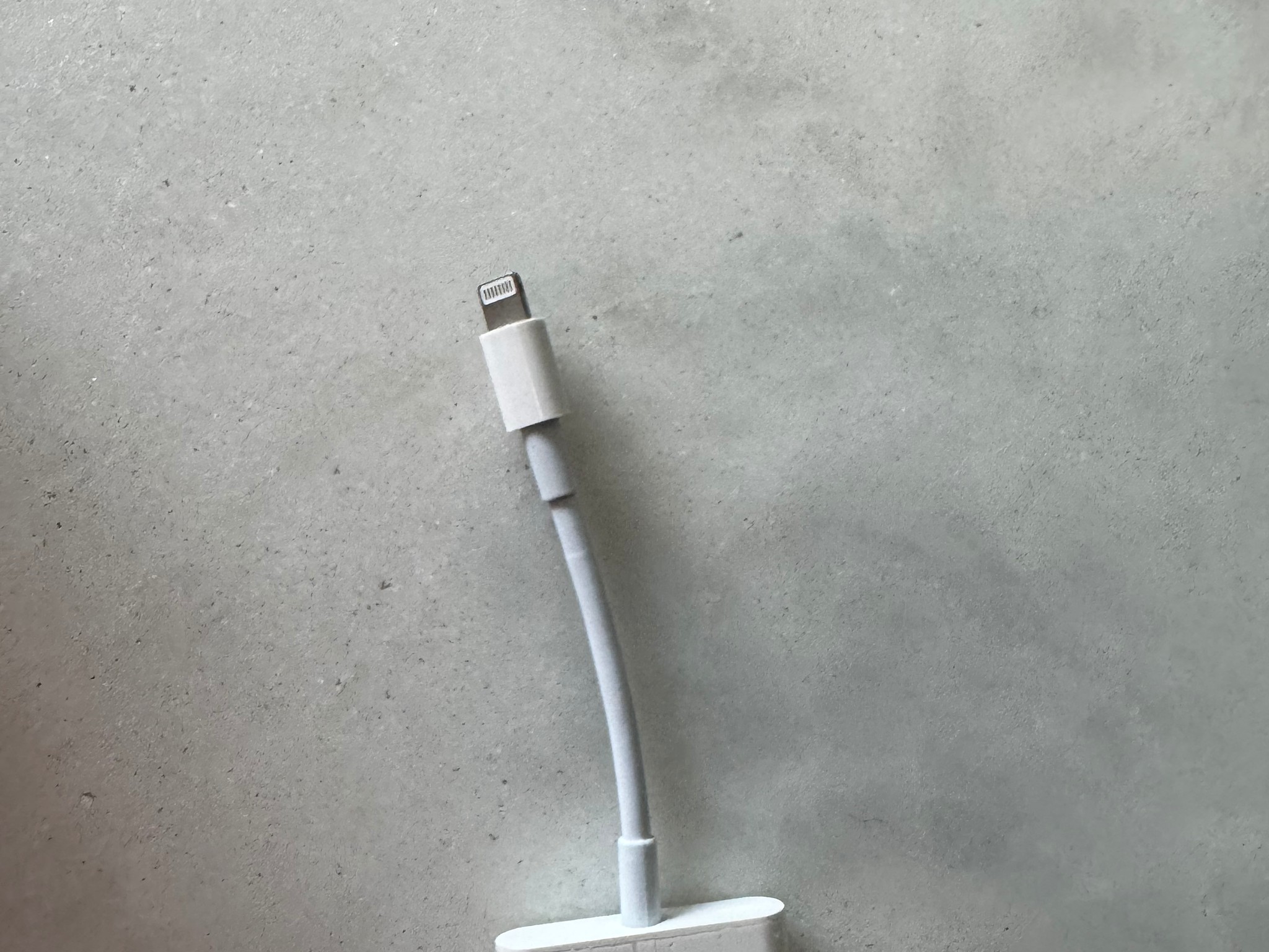 Lightning to HDMI adapter