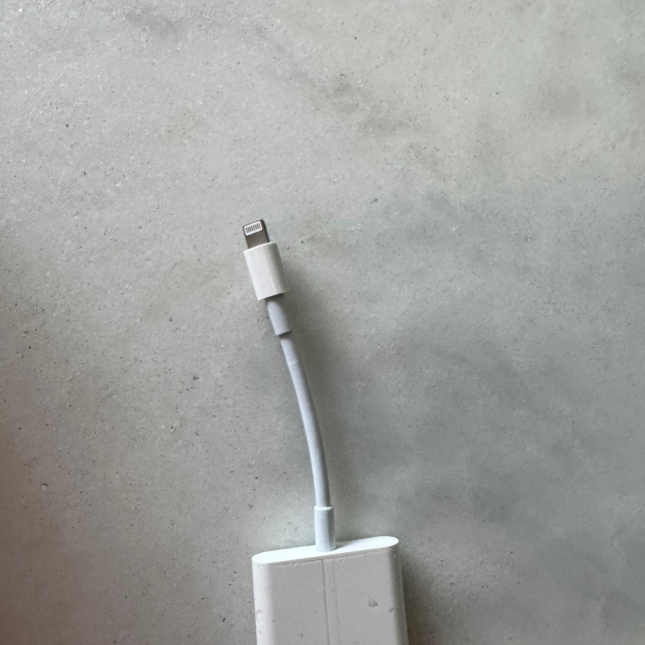 Lightning to HDMI adapter