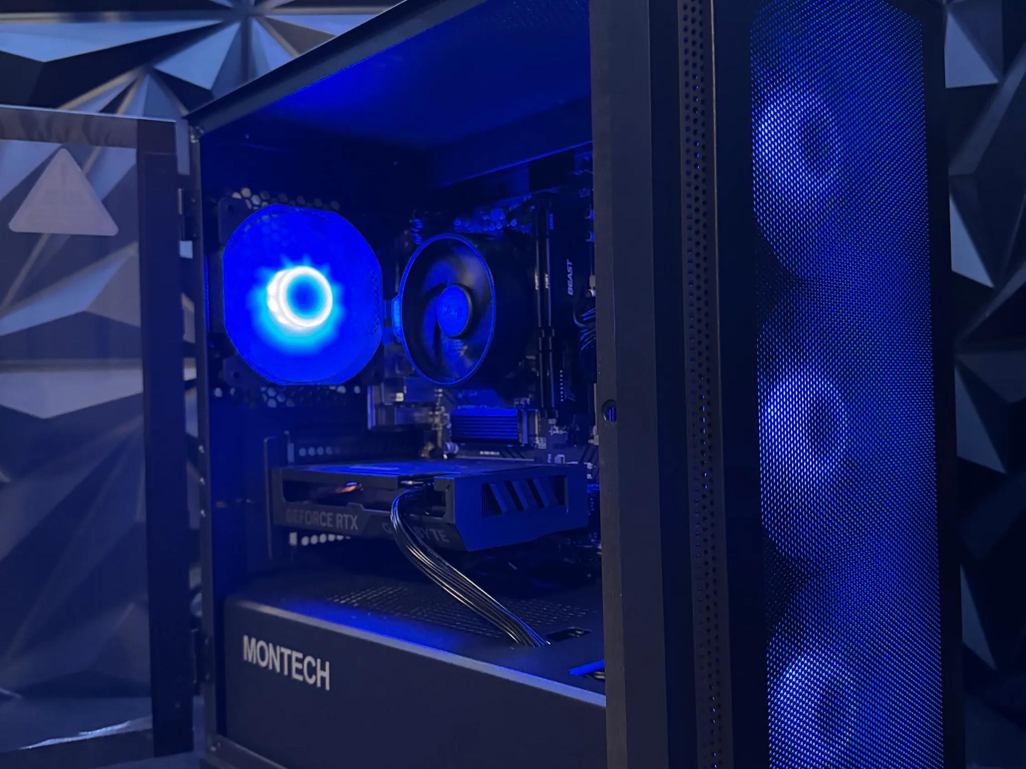 ⚔️Tusker Tempest 4060⚔️|Ryzen 5 8600G| RTX 4060| 16 GB DDR5|1 TB NVMe