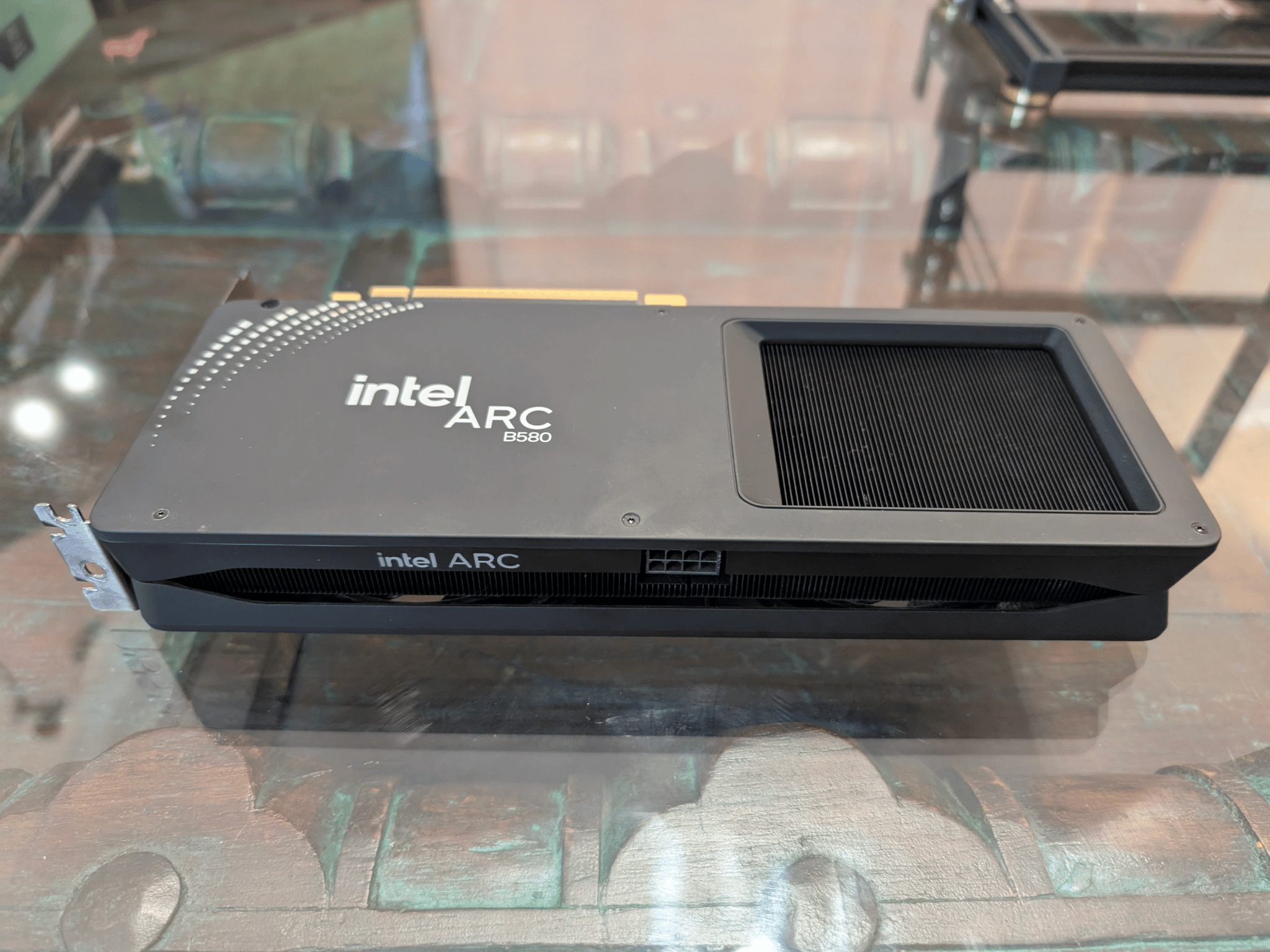 Intel Arc B580 LE