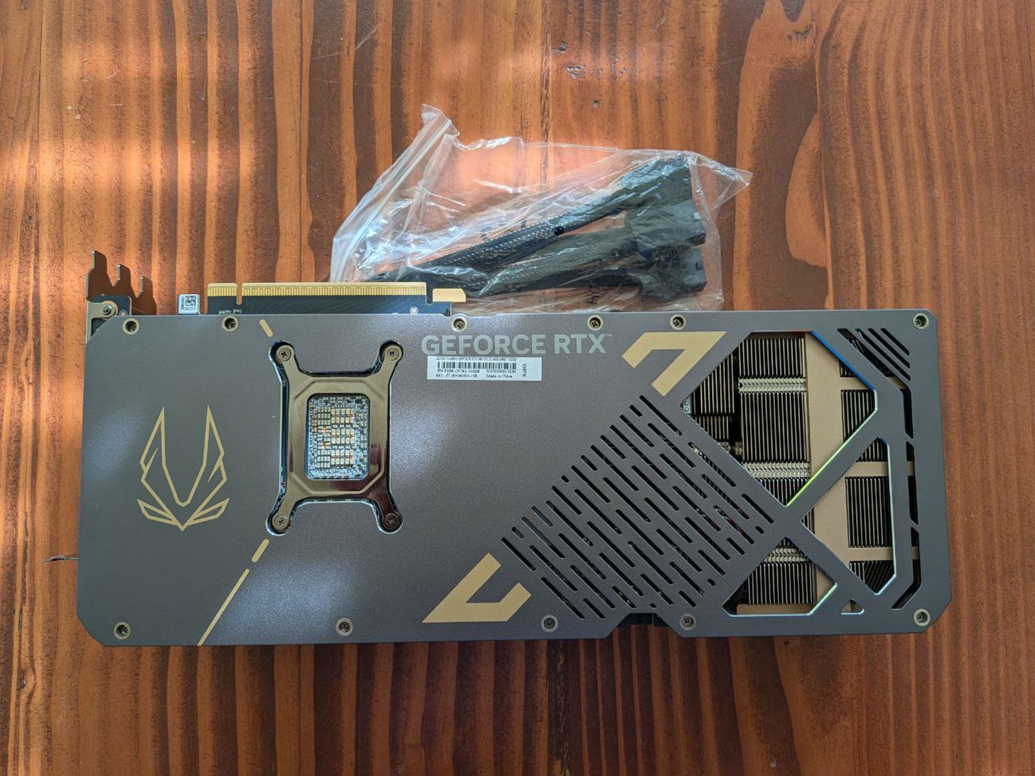 ZOTAC GAMING GeForce RTX 5080 SOLID