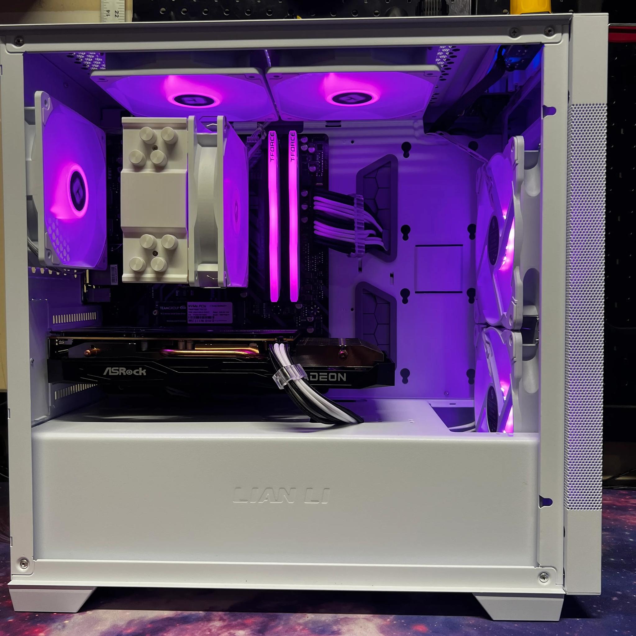 Snow Fox || Ryzen 5 5600X + Radeon RX 6650 XT