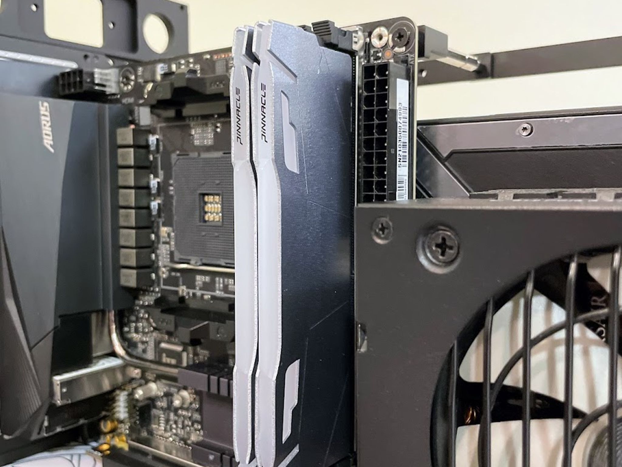 OLOy Blade RGB 64GB (2x32GB) DDR4-4000mhz CL18 swapped w/ Custom Spray-Painted Pinnacle Heatsinks