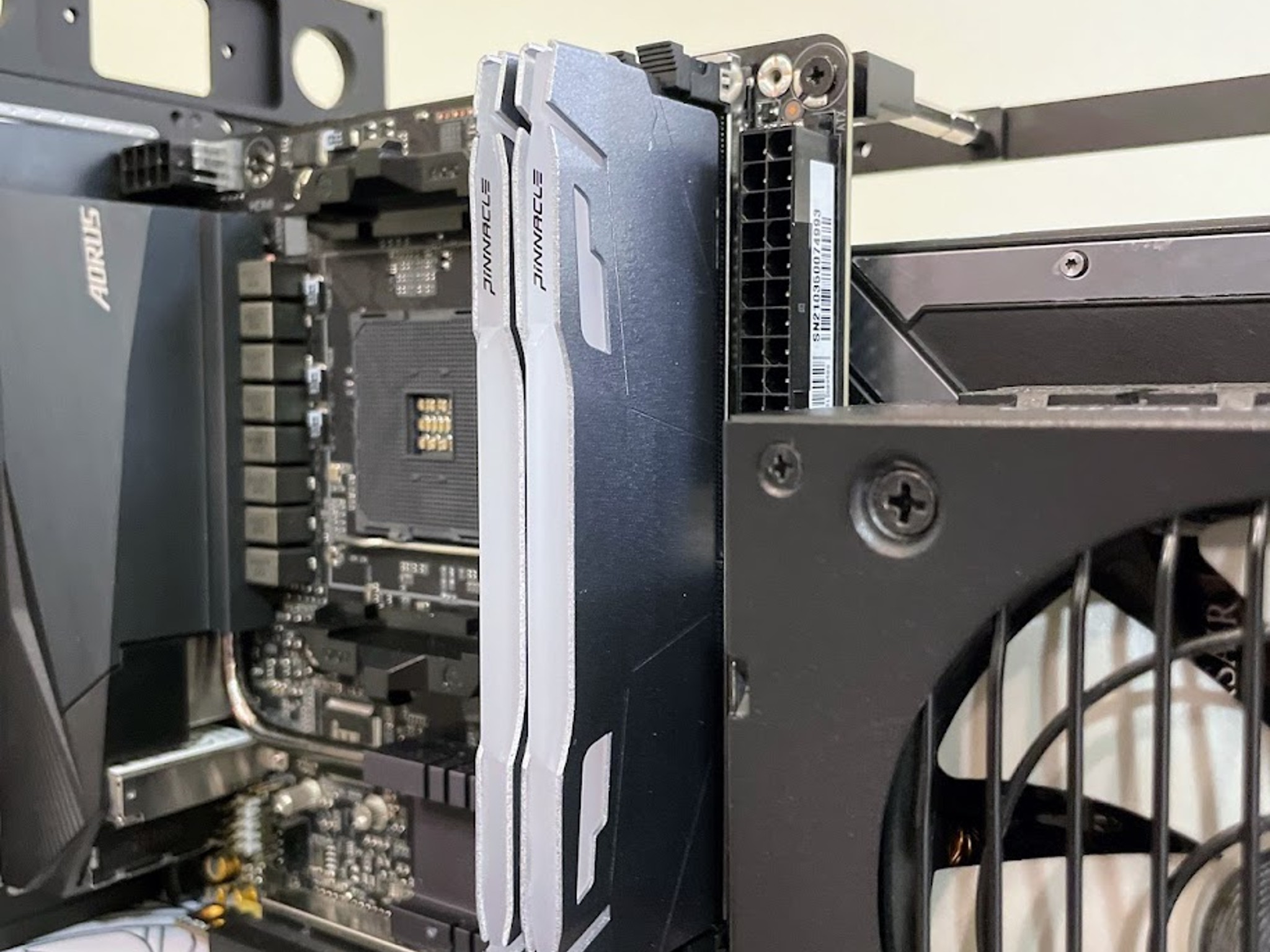 OLOy Blade RGB 64GB (2x32GB) DDR4-4000mhz CL18 swapped w/ Custom Spray-Painted Pinnacle Heatsinks