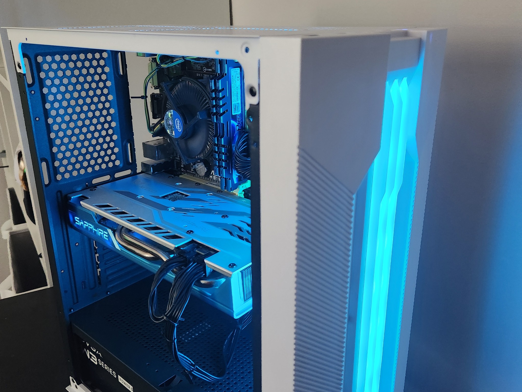 THE BLUE BOMBER ULTRA budget 1080 P gaming pc!