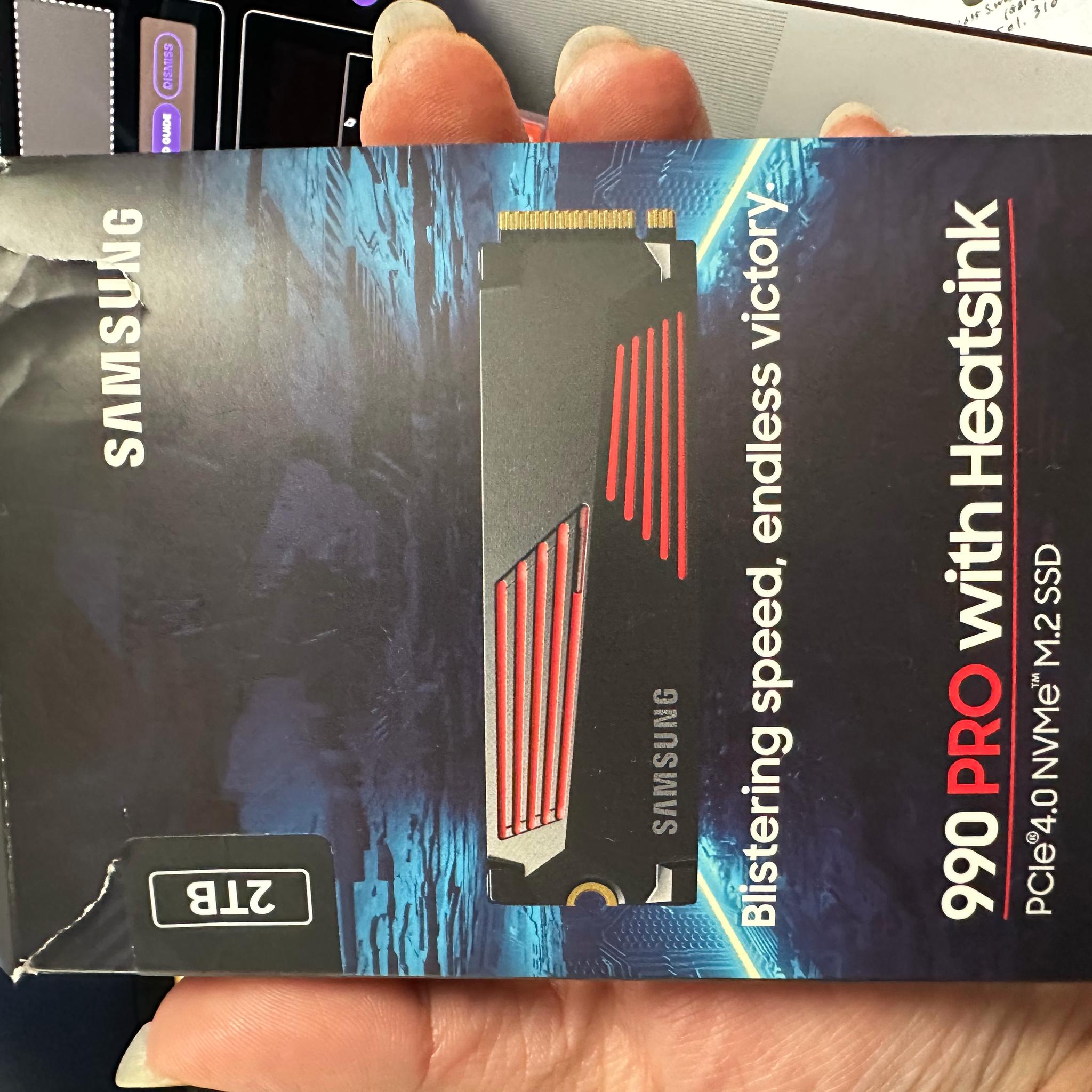 SSD 990 PRO with Heatsink