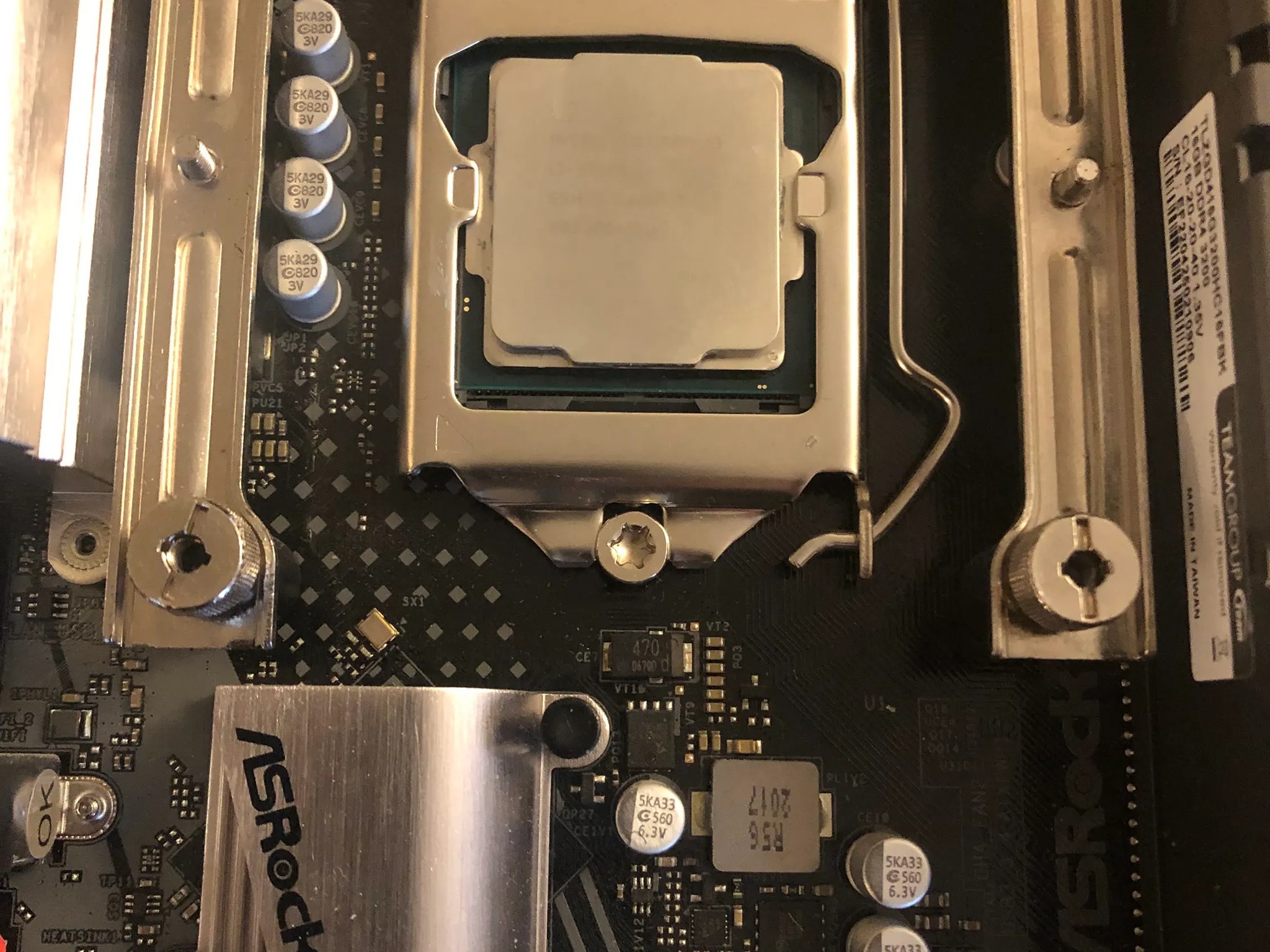 CPU+Motherboard+RAM+SSD combo: AsRock b460m itx, i3 10100, 16 Gb Ram RGB Corsair, Crucial 256G m.2 