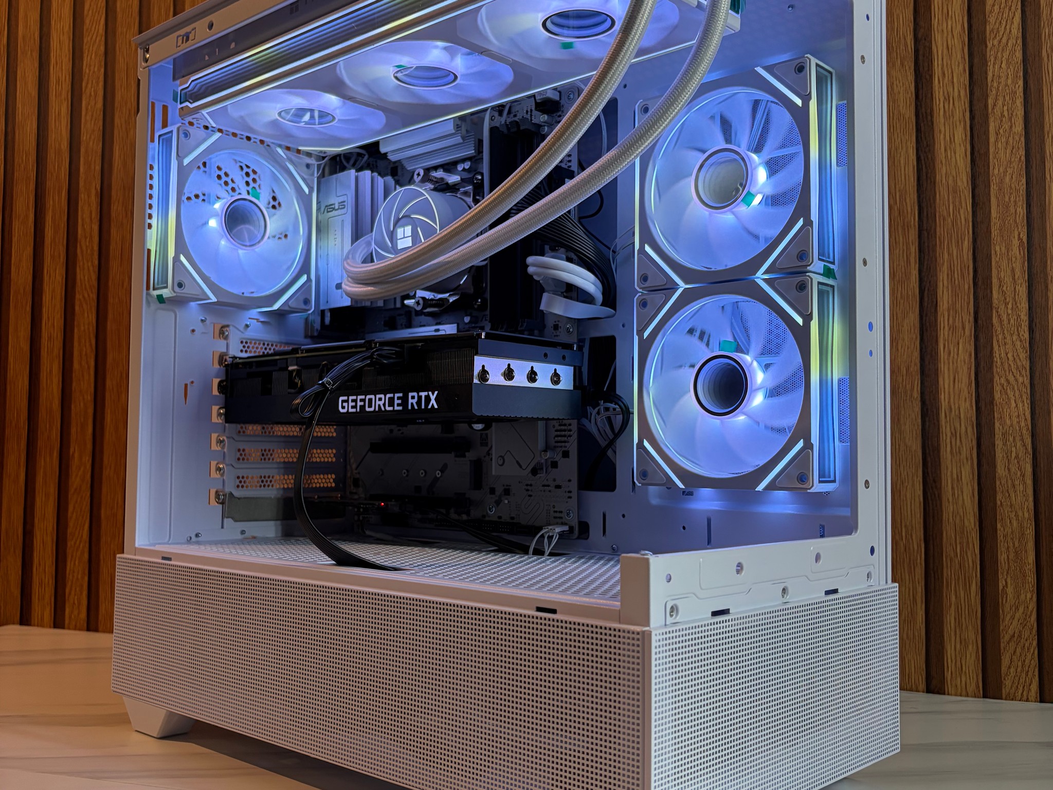 RTX 3080 | RYZEN 5 8400F | 16GB DDR5 | 1TB SSD | 360MM AIO