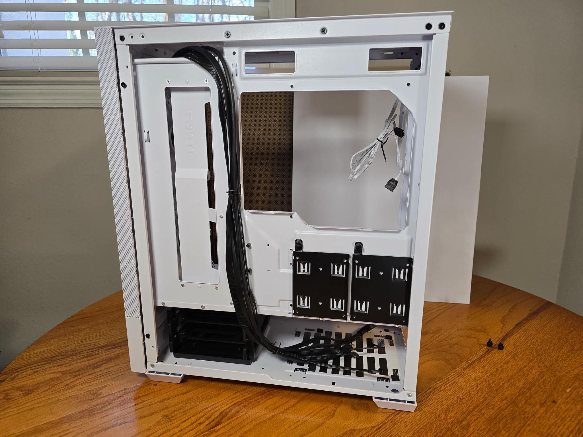Lian Li LANCOOL 205 Mesh C ATX White Mid Tower Case *Includes 3 RGB Fans!!!*