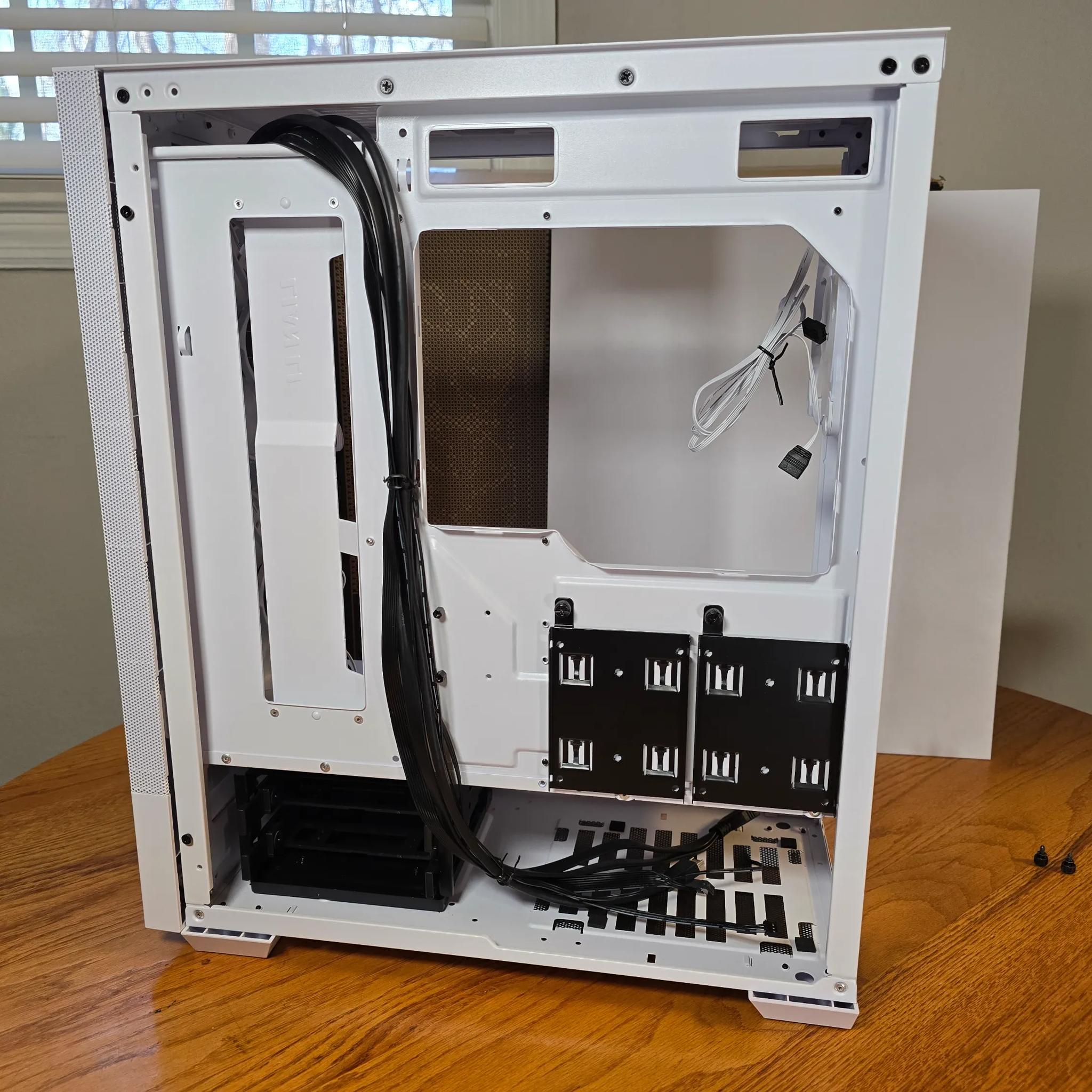 Lian Li LANCOOL 205 Mesh C ATX White Mid Tower Case *Includes 3 RGB Fans!!!*