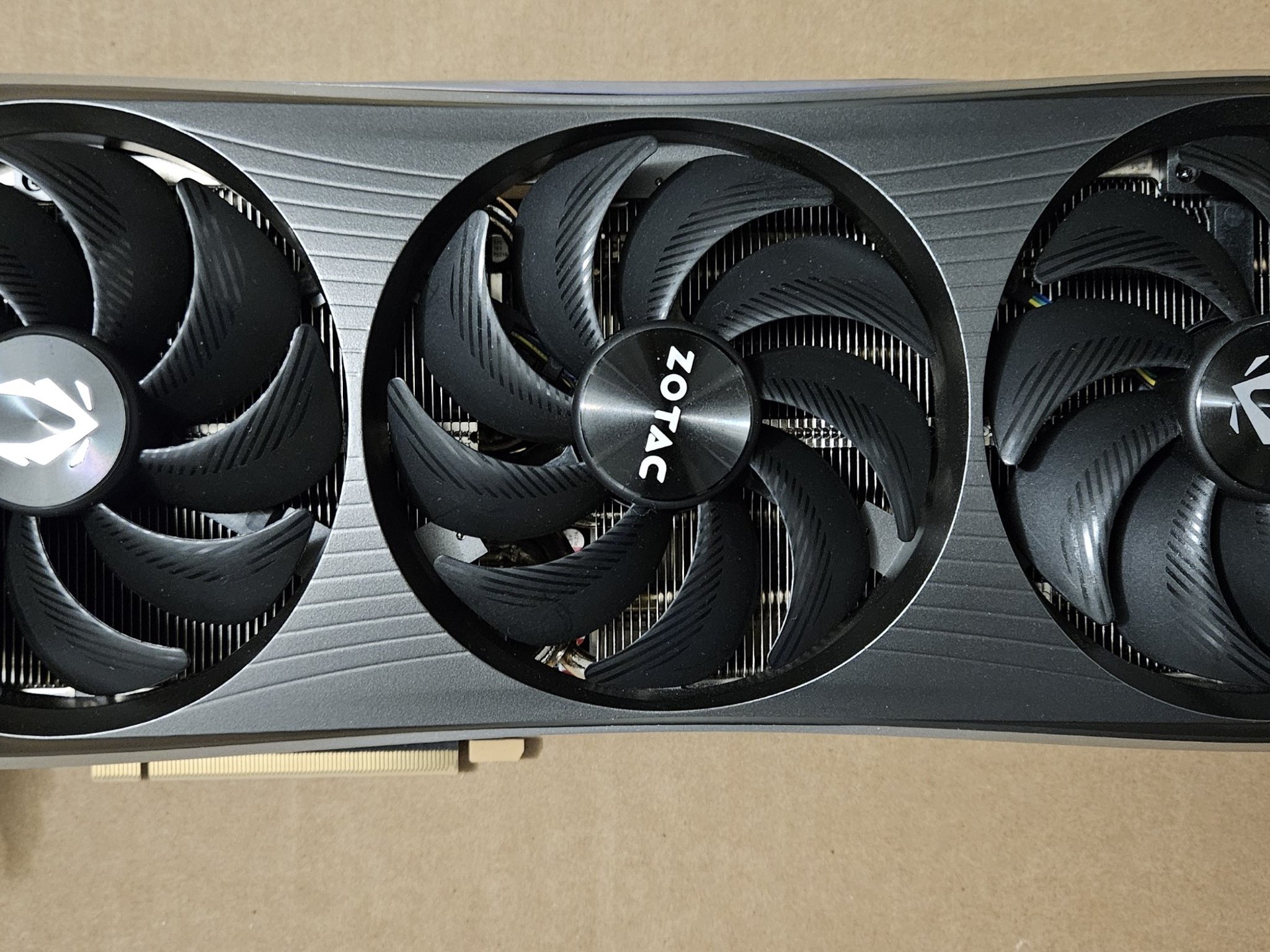 ZOTAC GAMING GeForce RTX 4080 16GB AMP Extreme AIRO - Used - In good condition