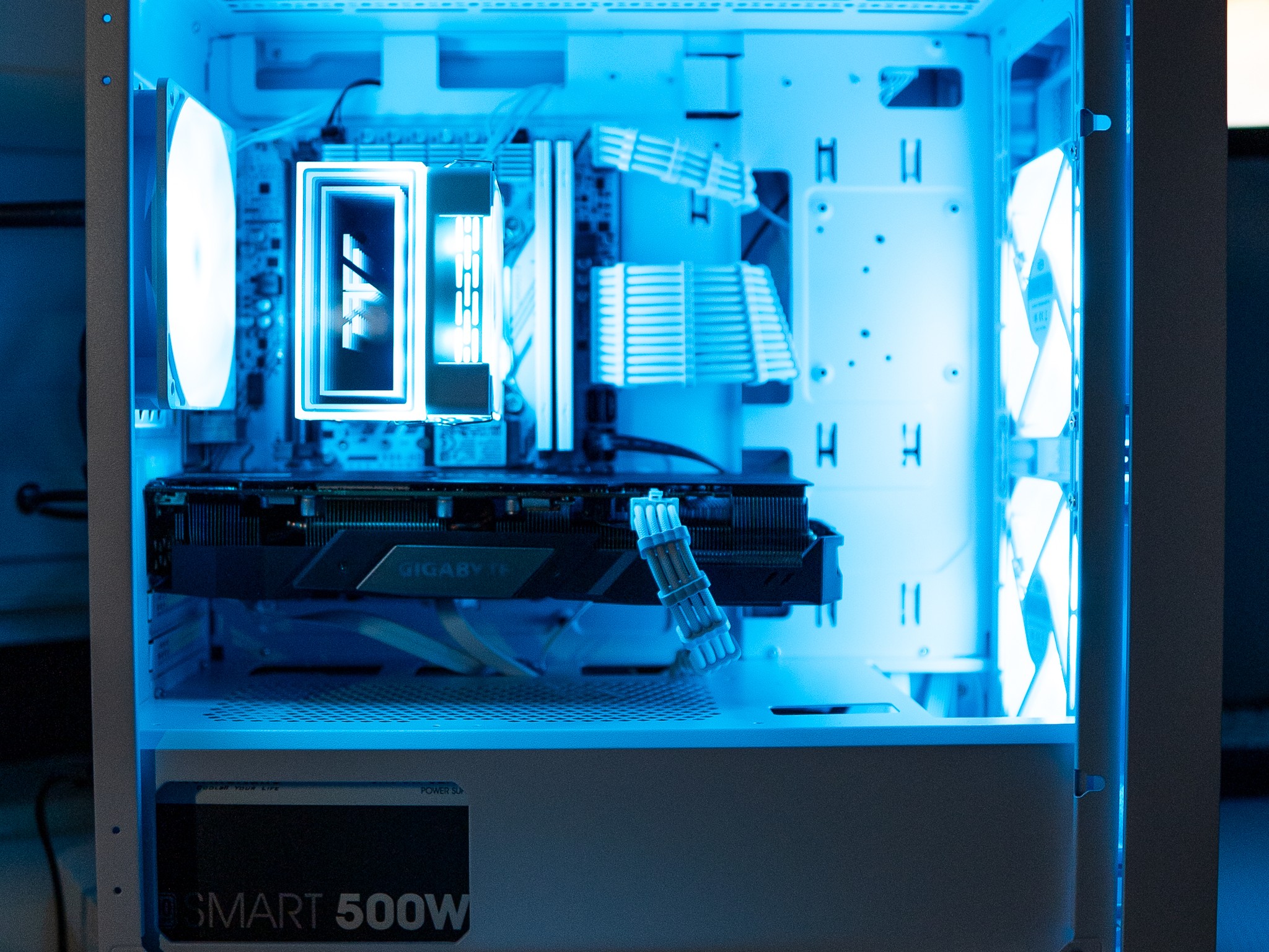 ❄️🌨 | RX 5600XT | INTEL XEON E5-2630 V4 | 16GB DDR4 RAM | 256GB NVME + 2TB HDD | Arctic Freeze 3.0