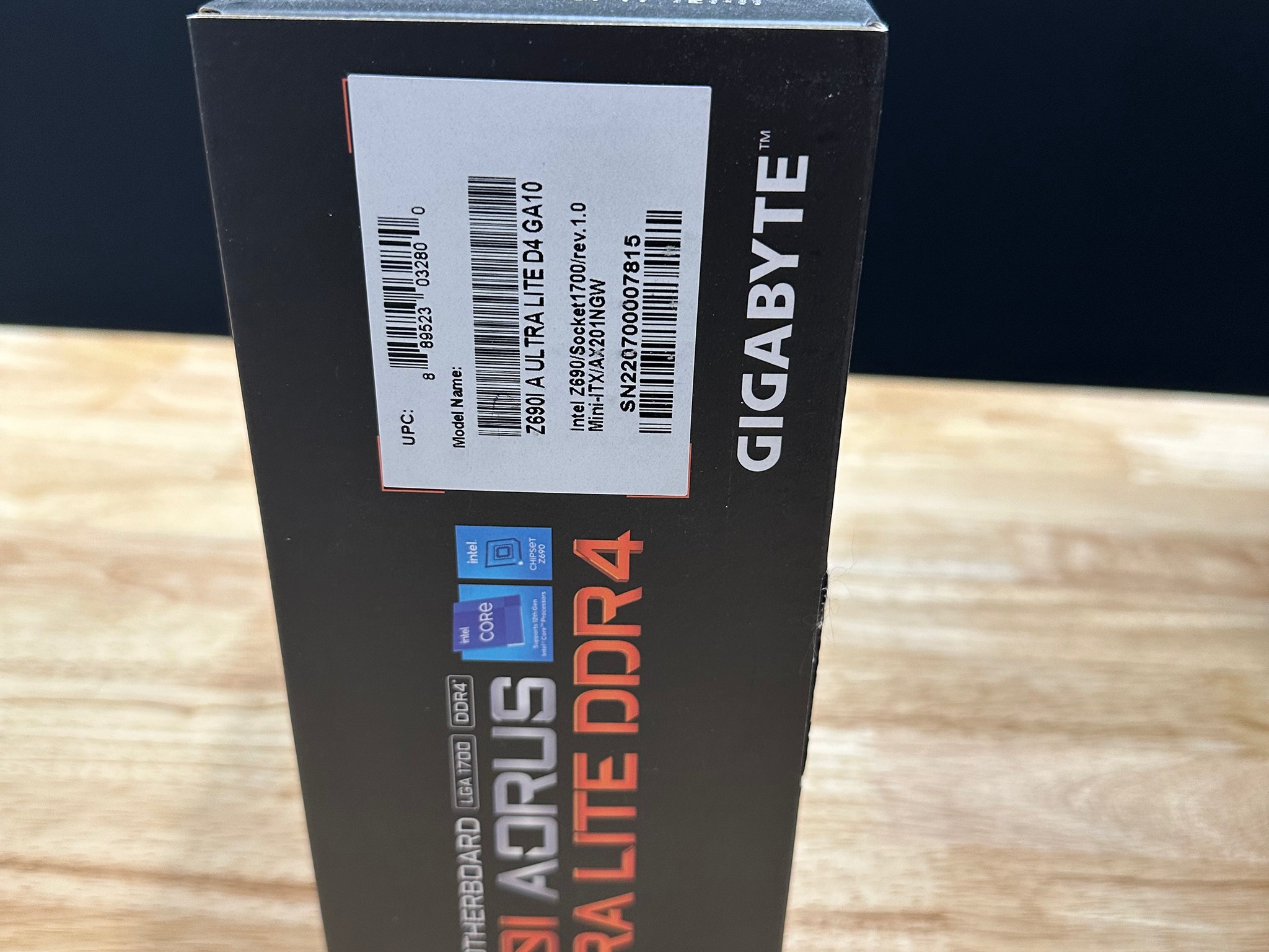 Gigabyte Z690i Ultra Lite DDR4