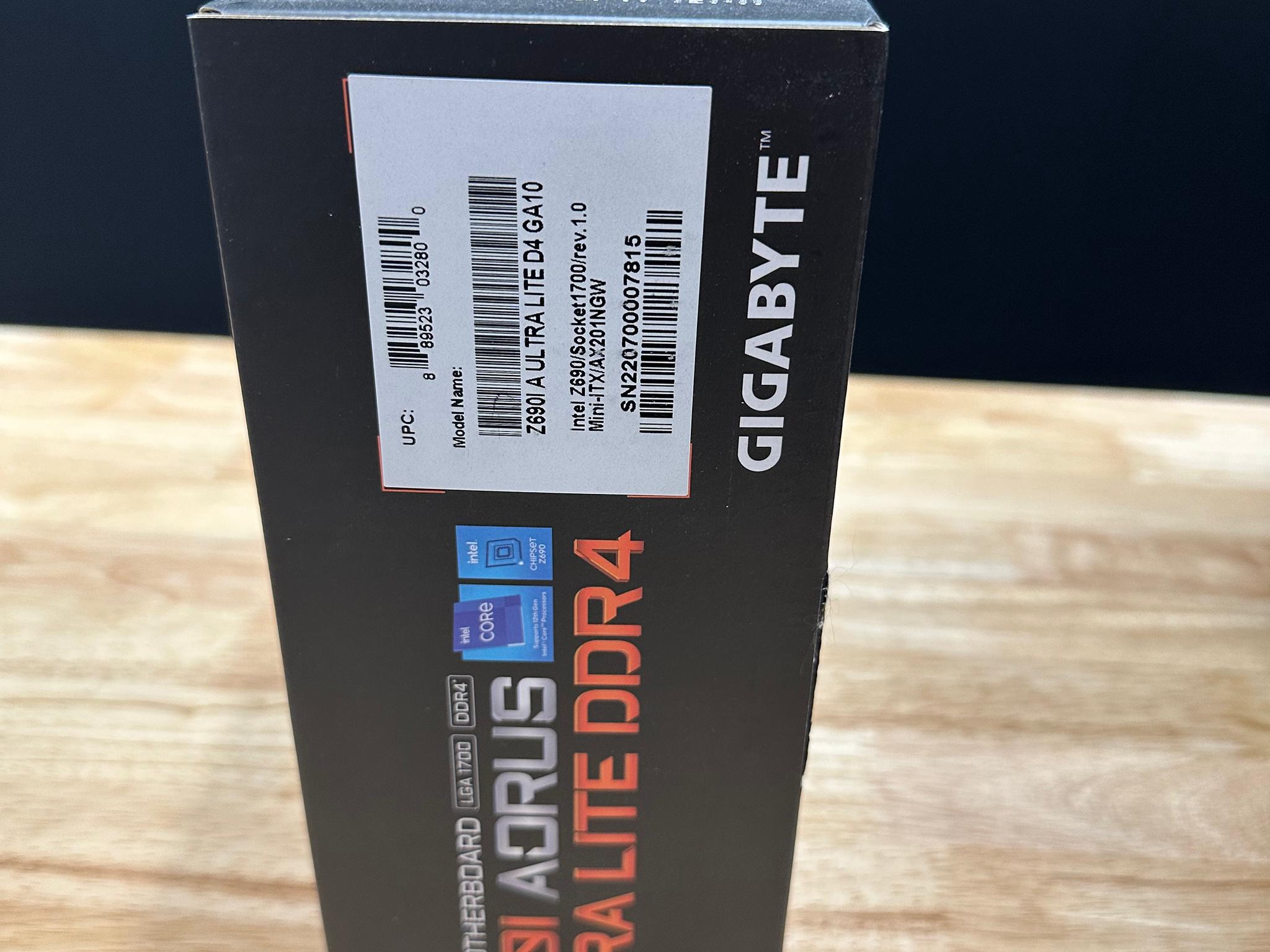 Gigabyte Z690i Ultra Lite DDR4