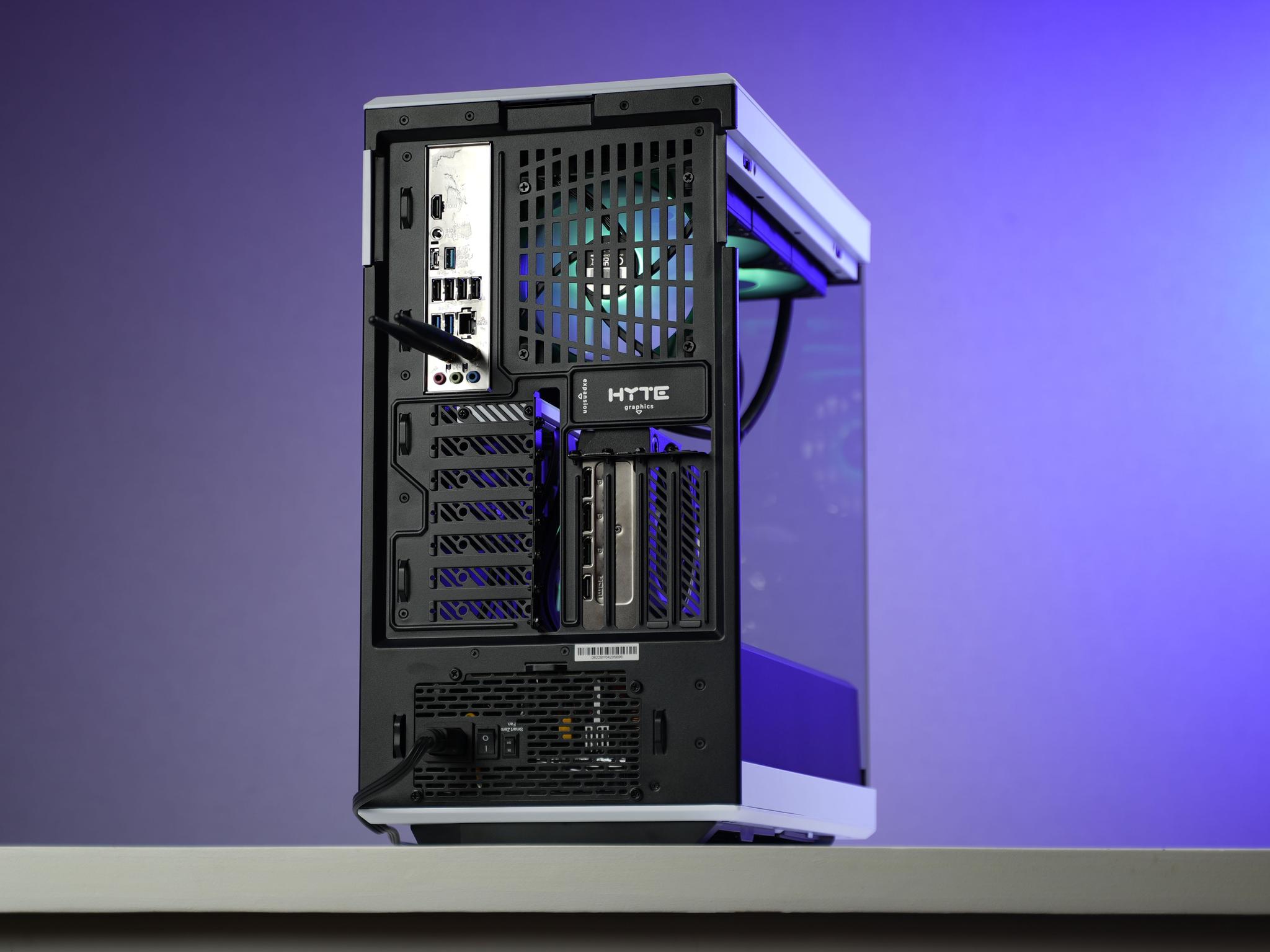 \ PF-00 / RTX 5070 Ryzen 7 7800X3D 32GB 2TB Windows 11 Workstation Gaming PC