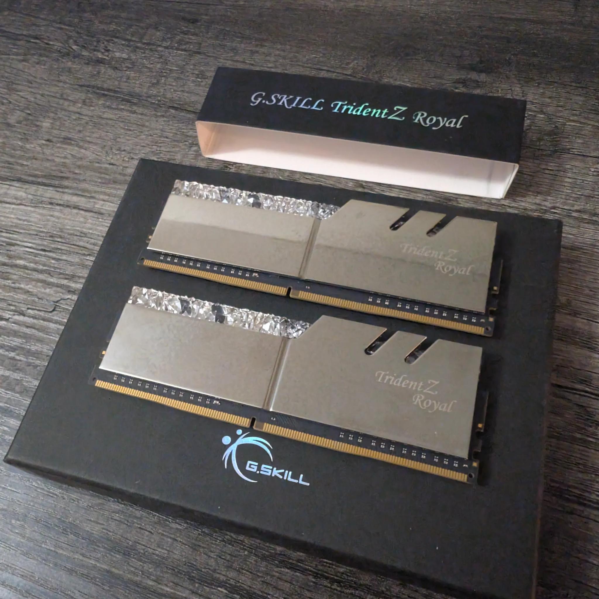 G. Skill Trident Z Royal DDR4 3200Mhz CL16 RAM (Silver)