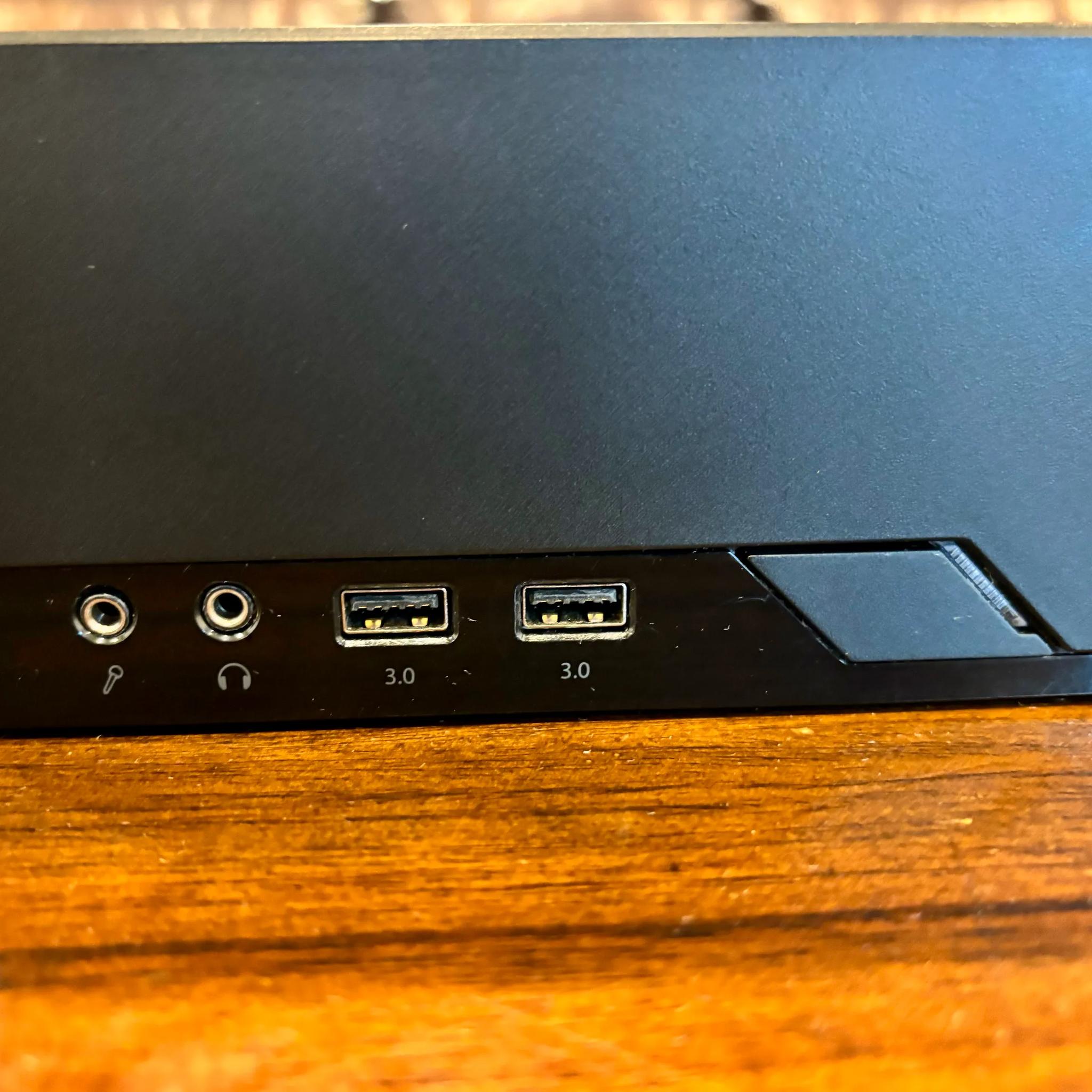 Console-Size Gaming PC for 1080p 60+ FPS Gaming | Small Form Factor Build | Home Theater PC Build