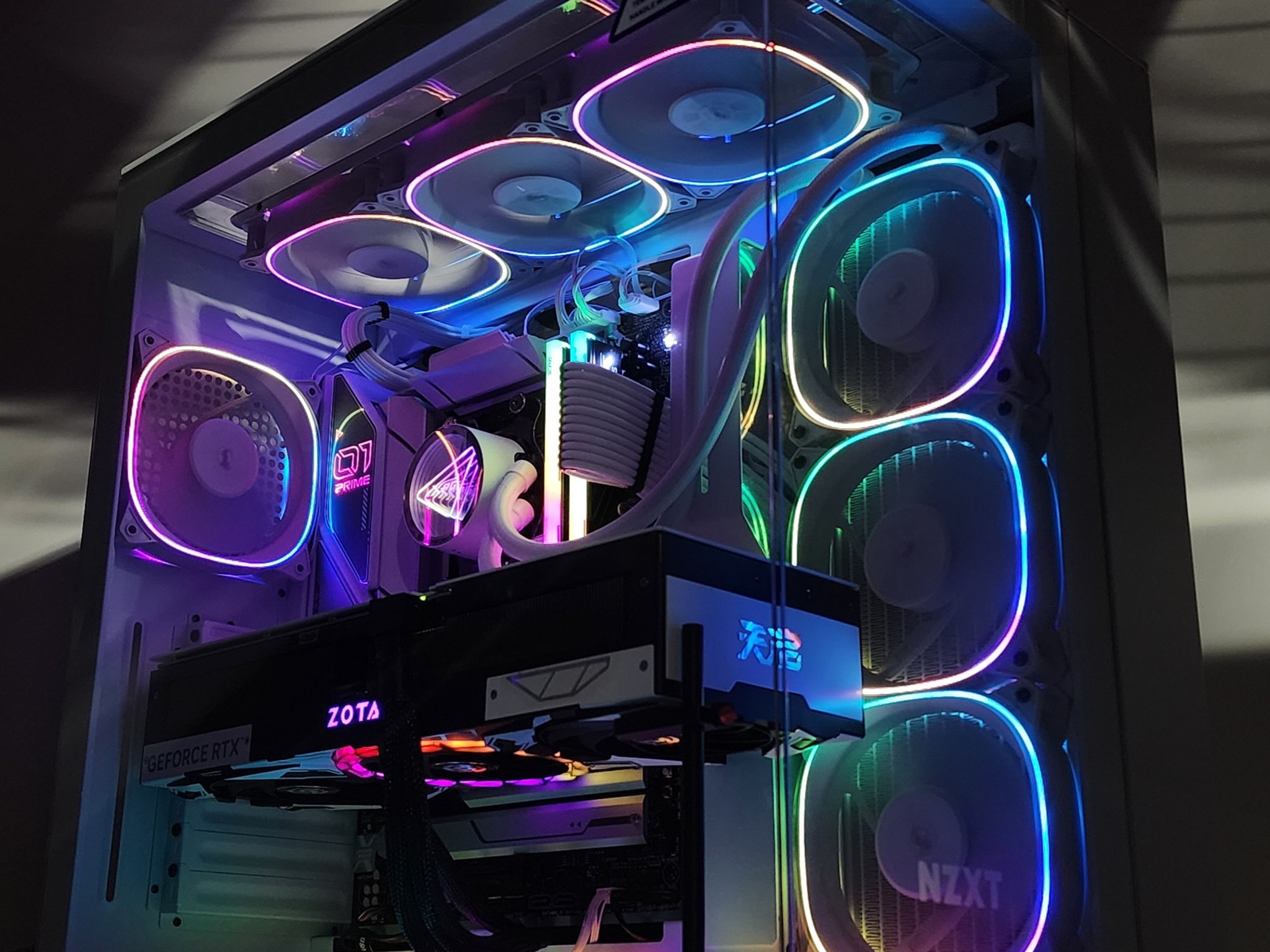 Gaming PC Ryzen 9 9900X 32GB RAM 2TB SSD RTX 5080 16GB Windows 11 Computer