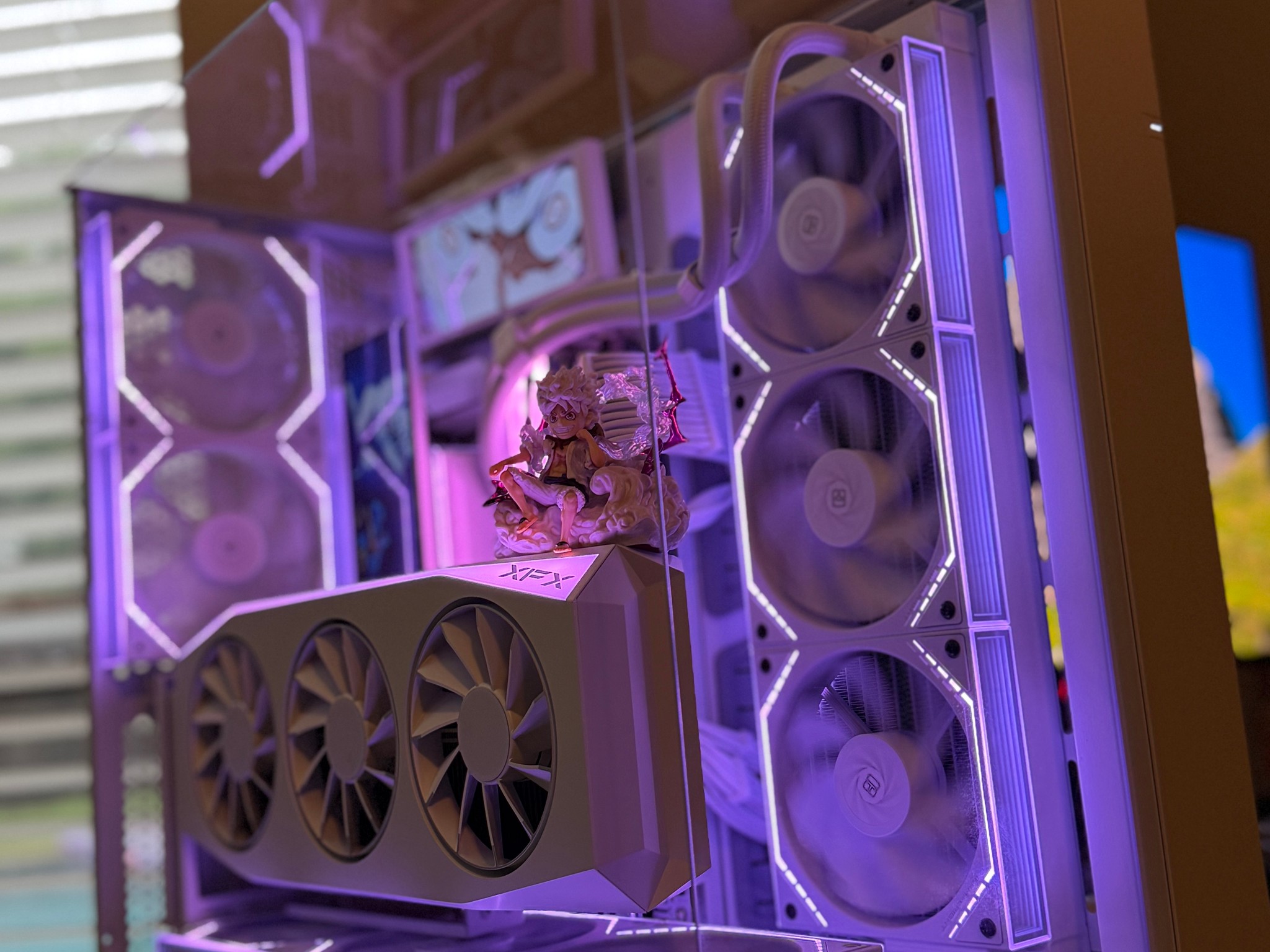 🔥 Luffy Gear 5 White 4K Gaming PC – 9800X3D + RX 9070 XT 🔥