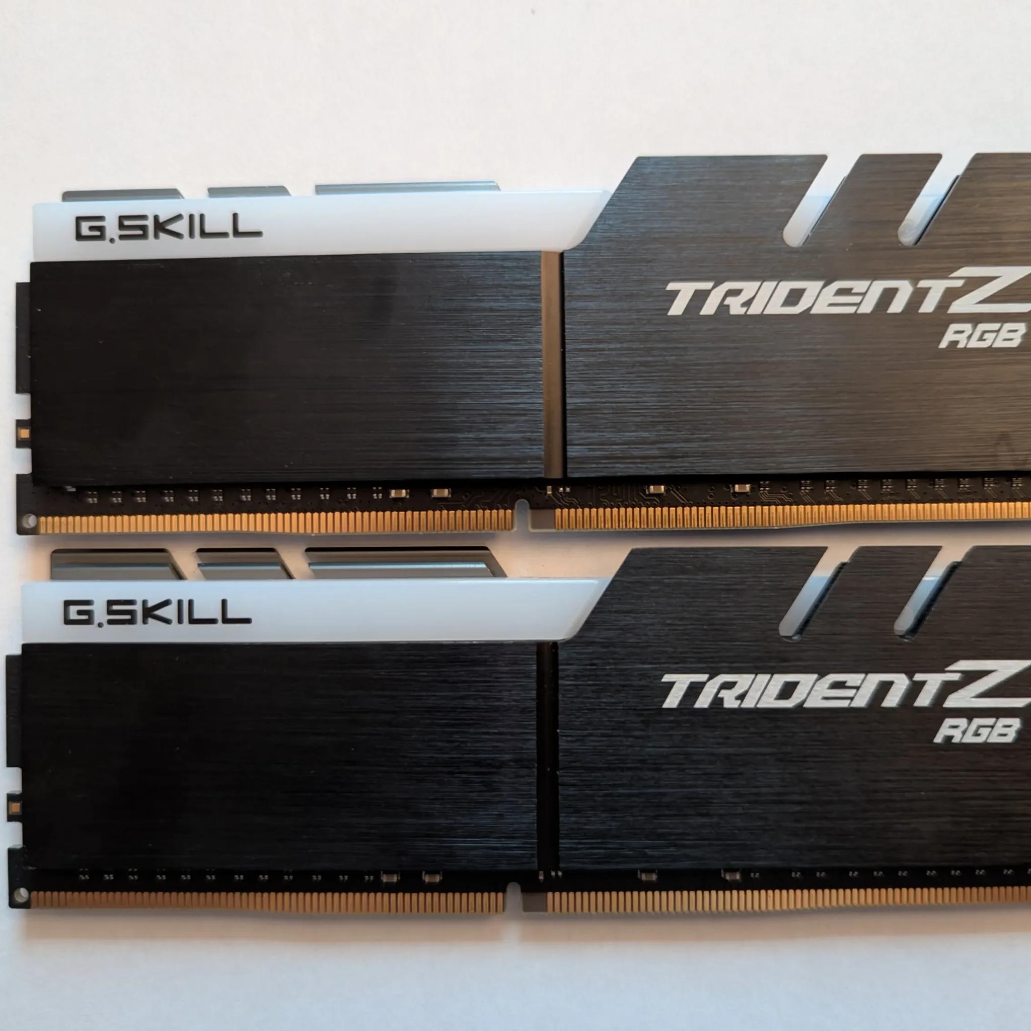 AMD Ryzen 7 5800X AM4 8-Core Processor BNIB + G.SKILL TridentZ RGB 64GB (2 x 32GB) DDR4 3600Mhz