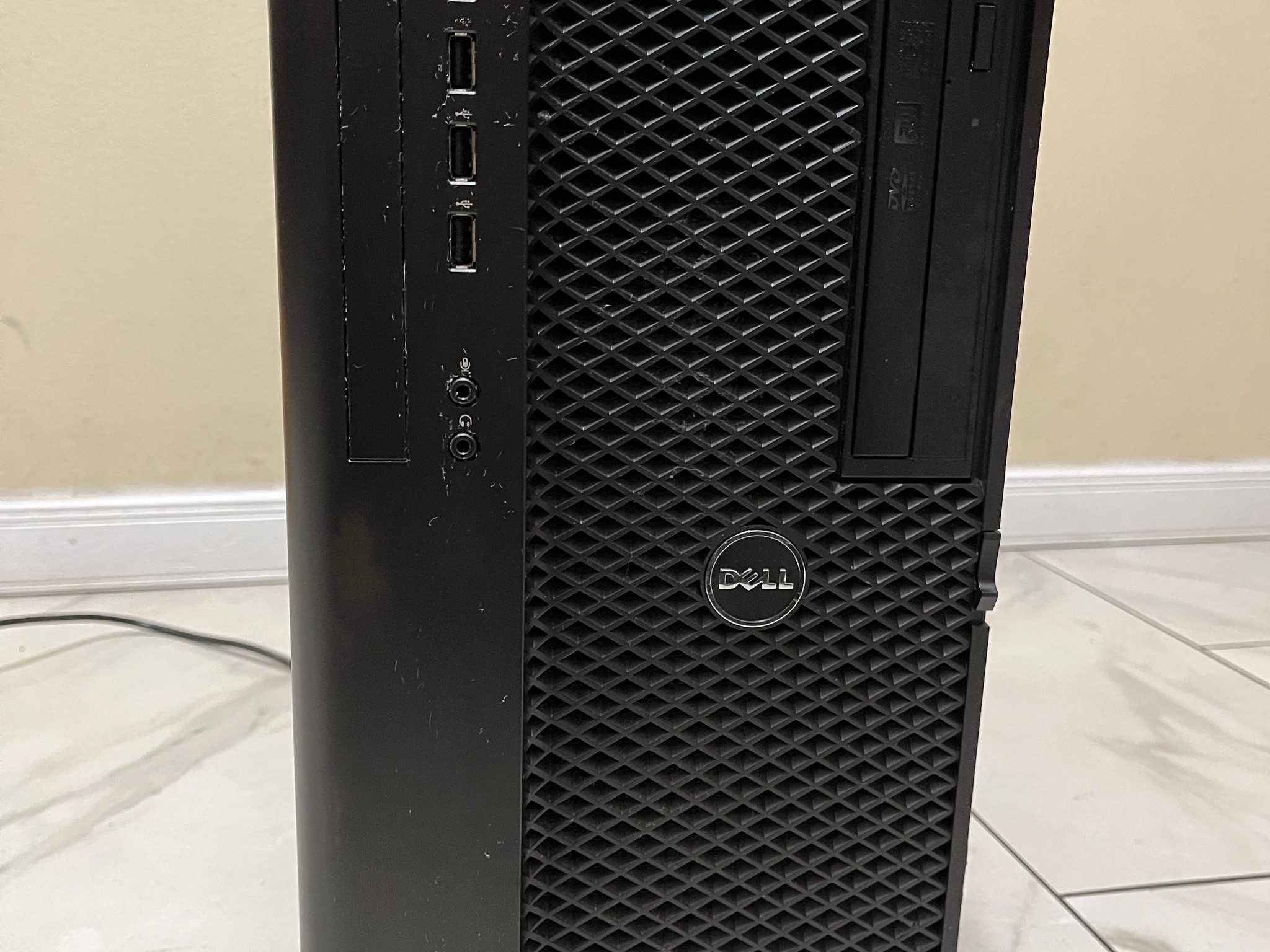 🔥Intel Xeon 12 Core (Same as i7), AMD W5700, 500 GB SSD, 12 GB RAM, Dell T7910 Gaming PC 🟢🔥