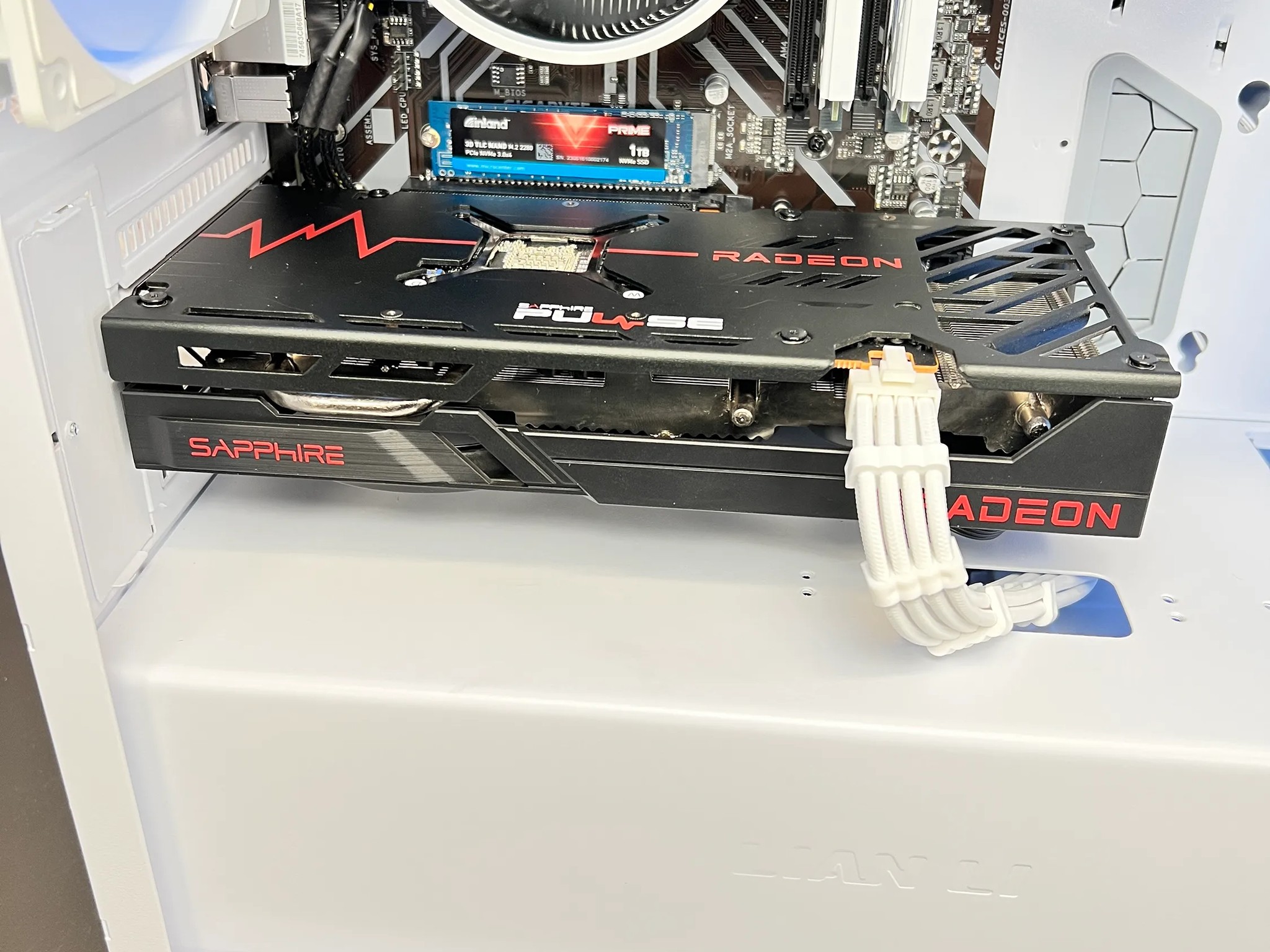 RX 6600 XT Ryzen 5 3600 16GB RAM 1TB M.2 Wifi/BT Win 10 Gaming PC