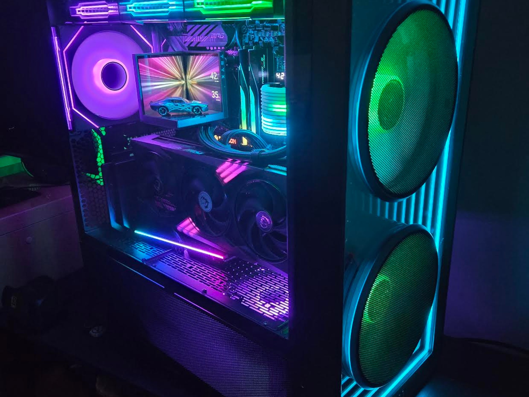 Ryzen 7 9850X3D / MSI GT 5070 TI OC 16GB / G SKILL 32GB DDR5 6000/Tryx Stage AIO / 1000W Lian Li PSU