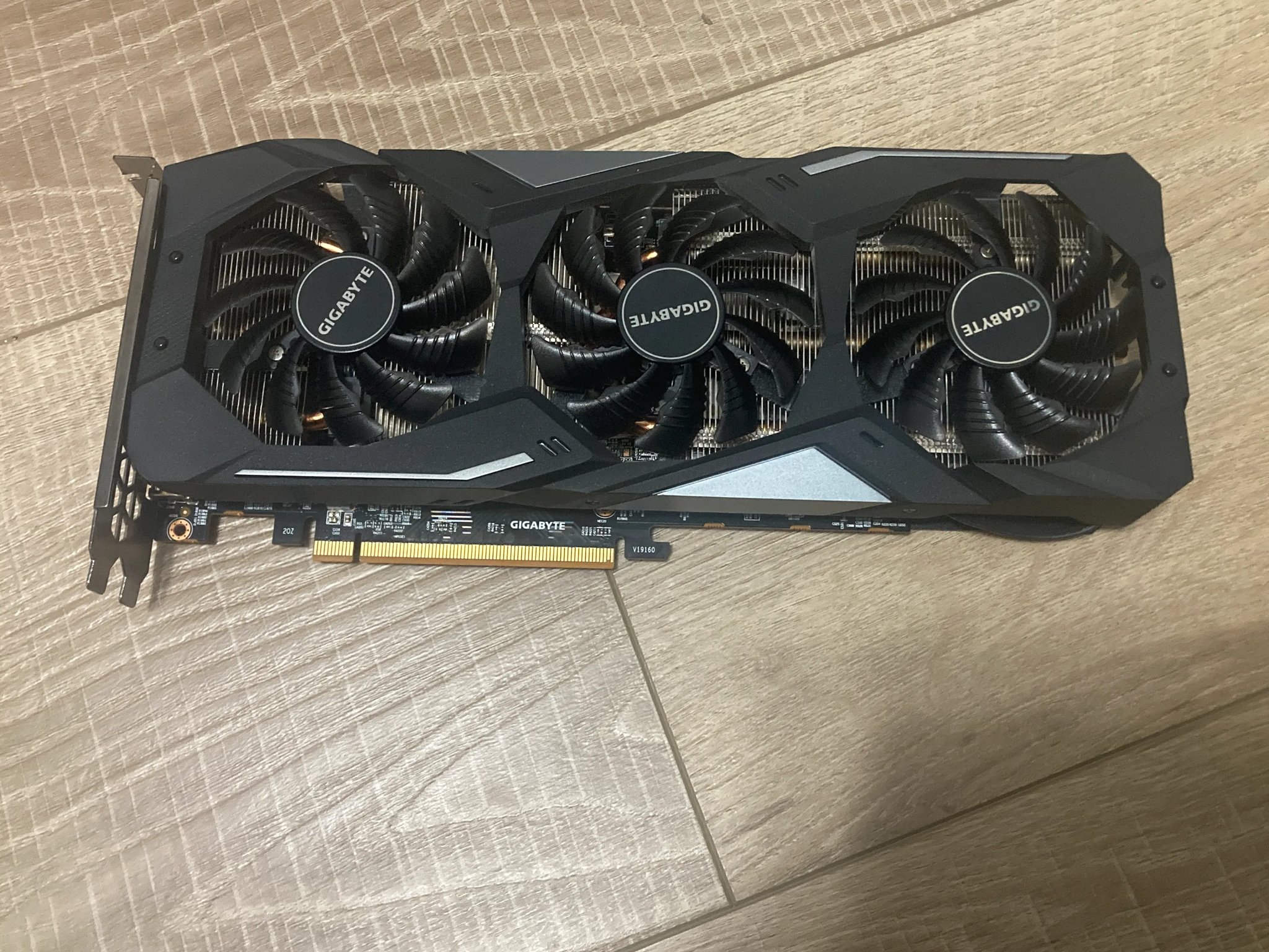 AMD RX 5600XT 6GB (Gigabyte Gaming OC Model)
