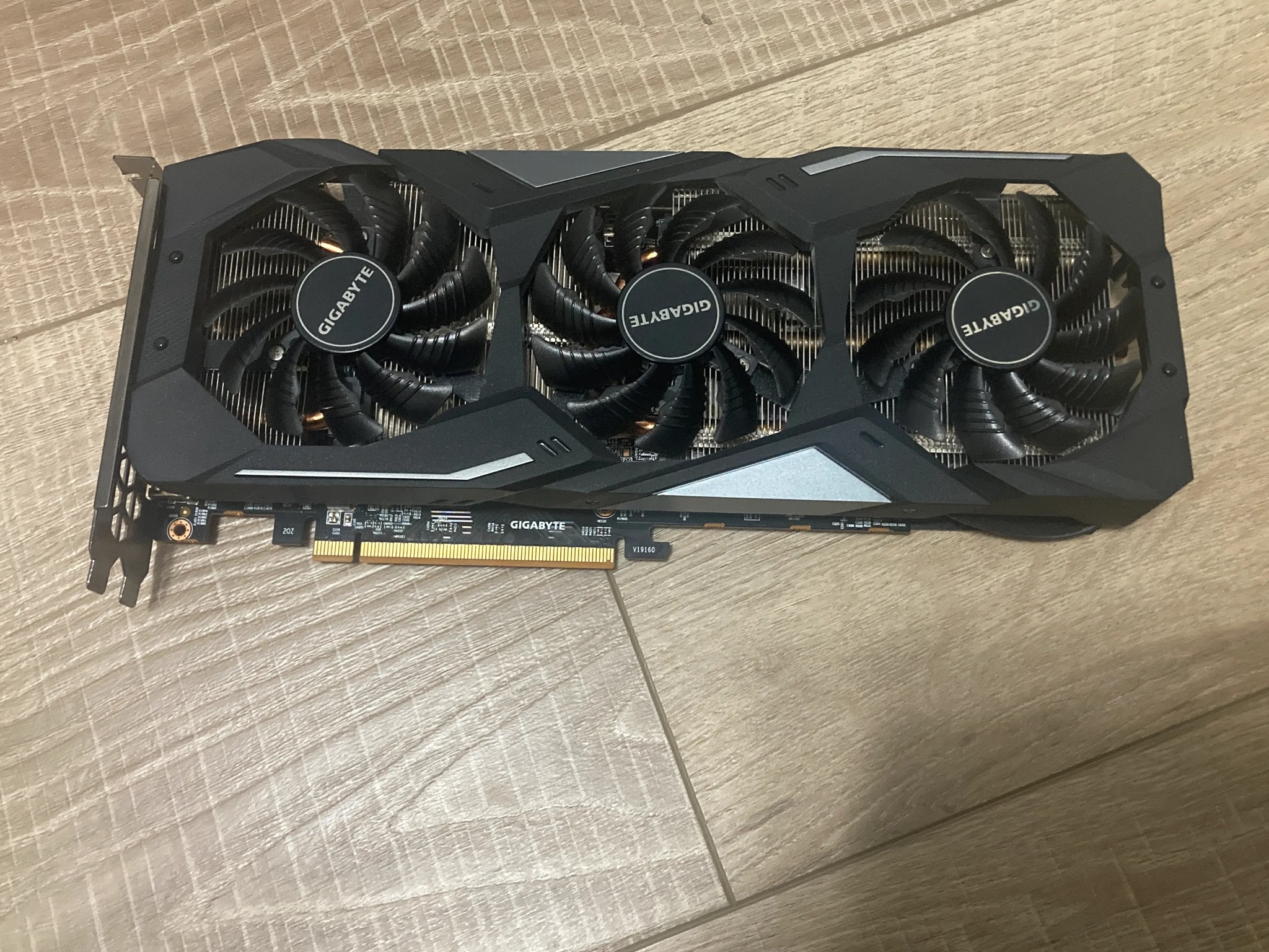 AMD RX 5600XT 6GB (Gigabyte Gaming OC Model)
