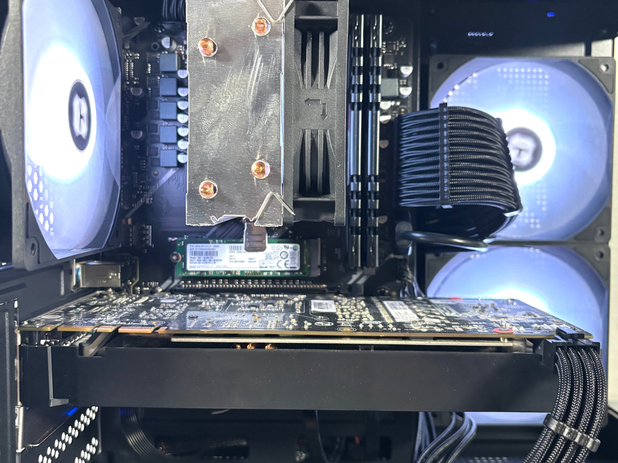 ⚪️⚫️ | Ryzen 5 2600 + GTX 1070 8GB | 16GB | WiFi INCLUDED
