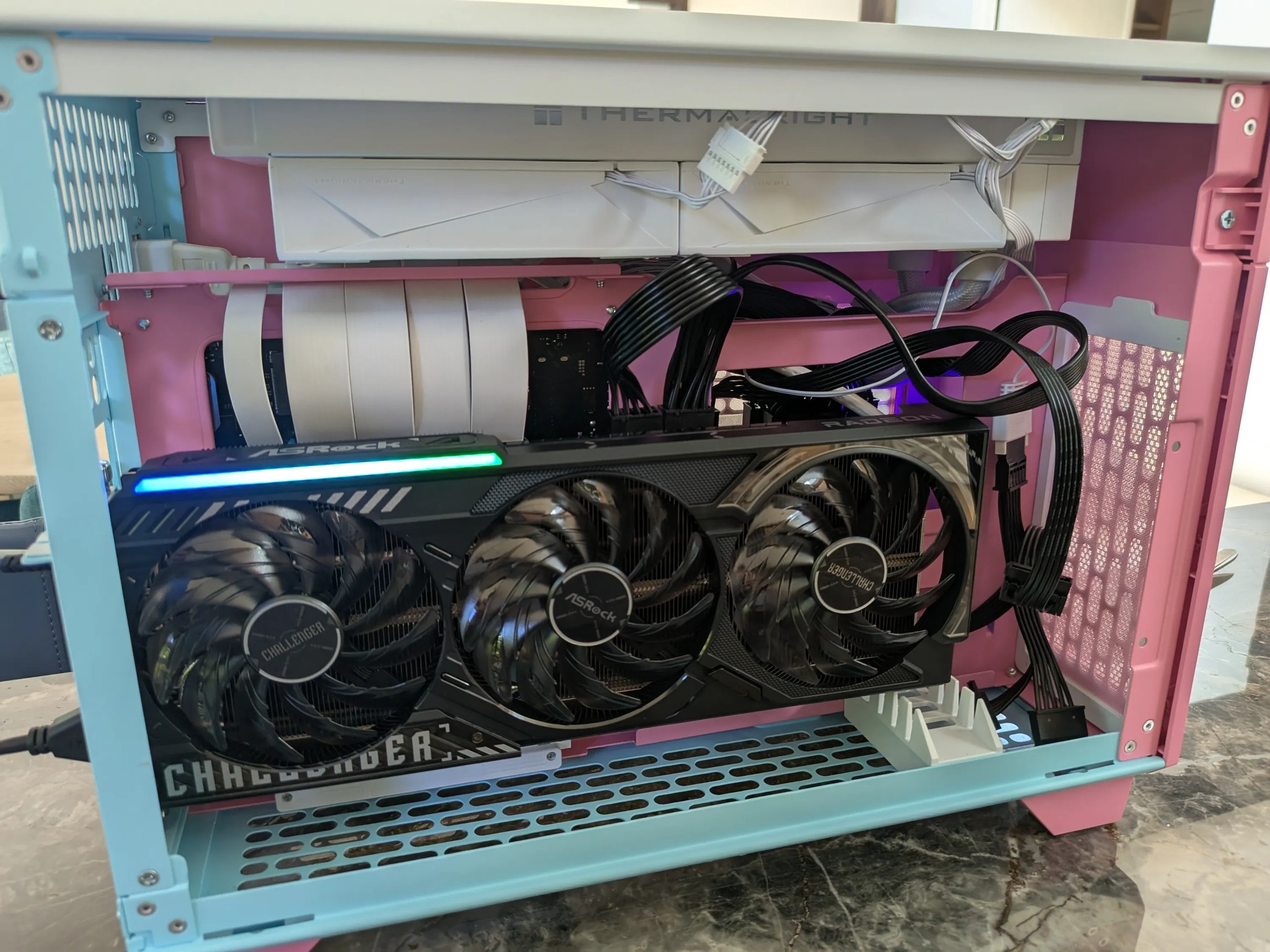 Bocchi the (AS)Rock - RX 9070, Intel Core Ultra 265K, 32 GB DDR5, 2 TB Gen 4 NVME, Liquid Cooled