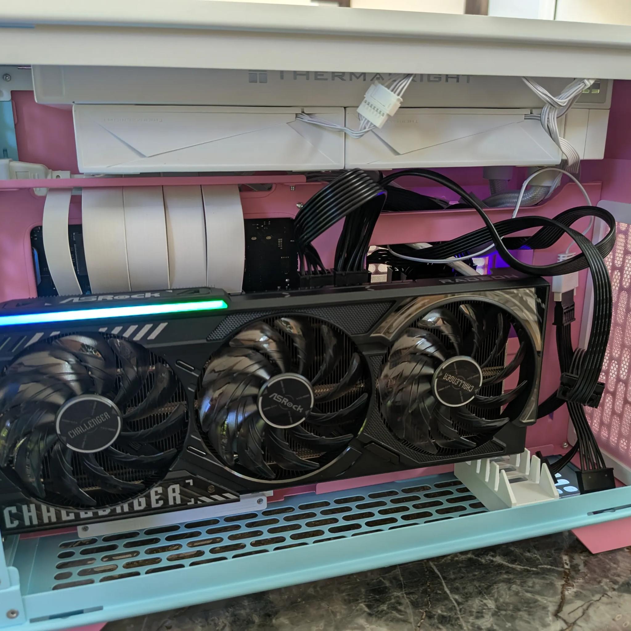 Bocchi the (AS)Rock - RX 9070, Intel Core Ultra 265K, 32 GB DDR5, 2 TB Gen 4 NVME, Liquid Cooled