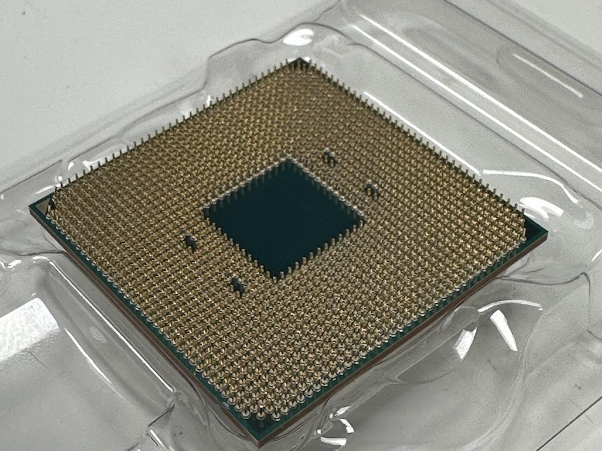 Like new Ryzen 7 3700X with NIB Wraith CPU cool