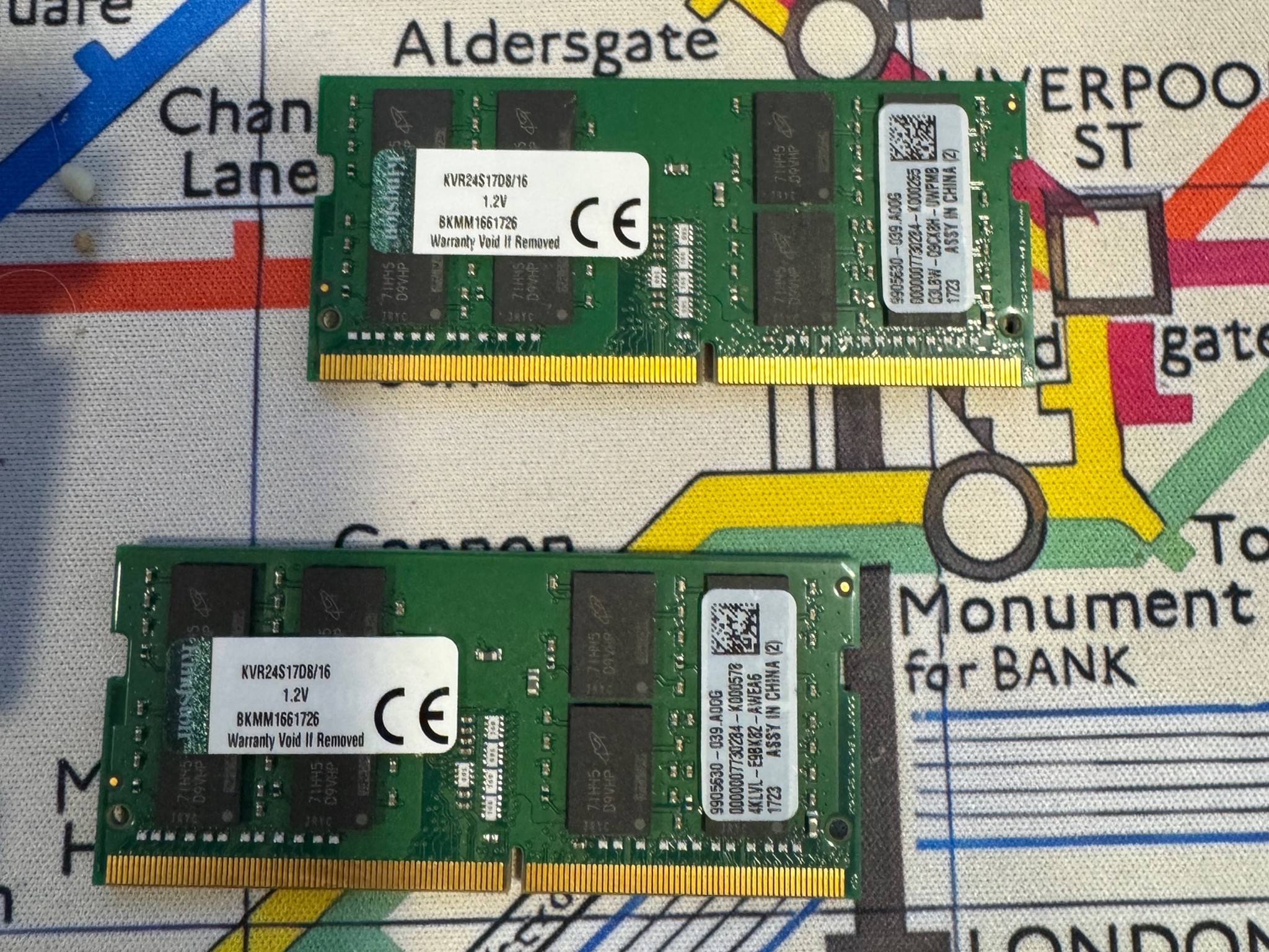 Two 16 GB RAM Sticks Kingston KVR24S17D8/16